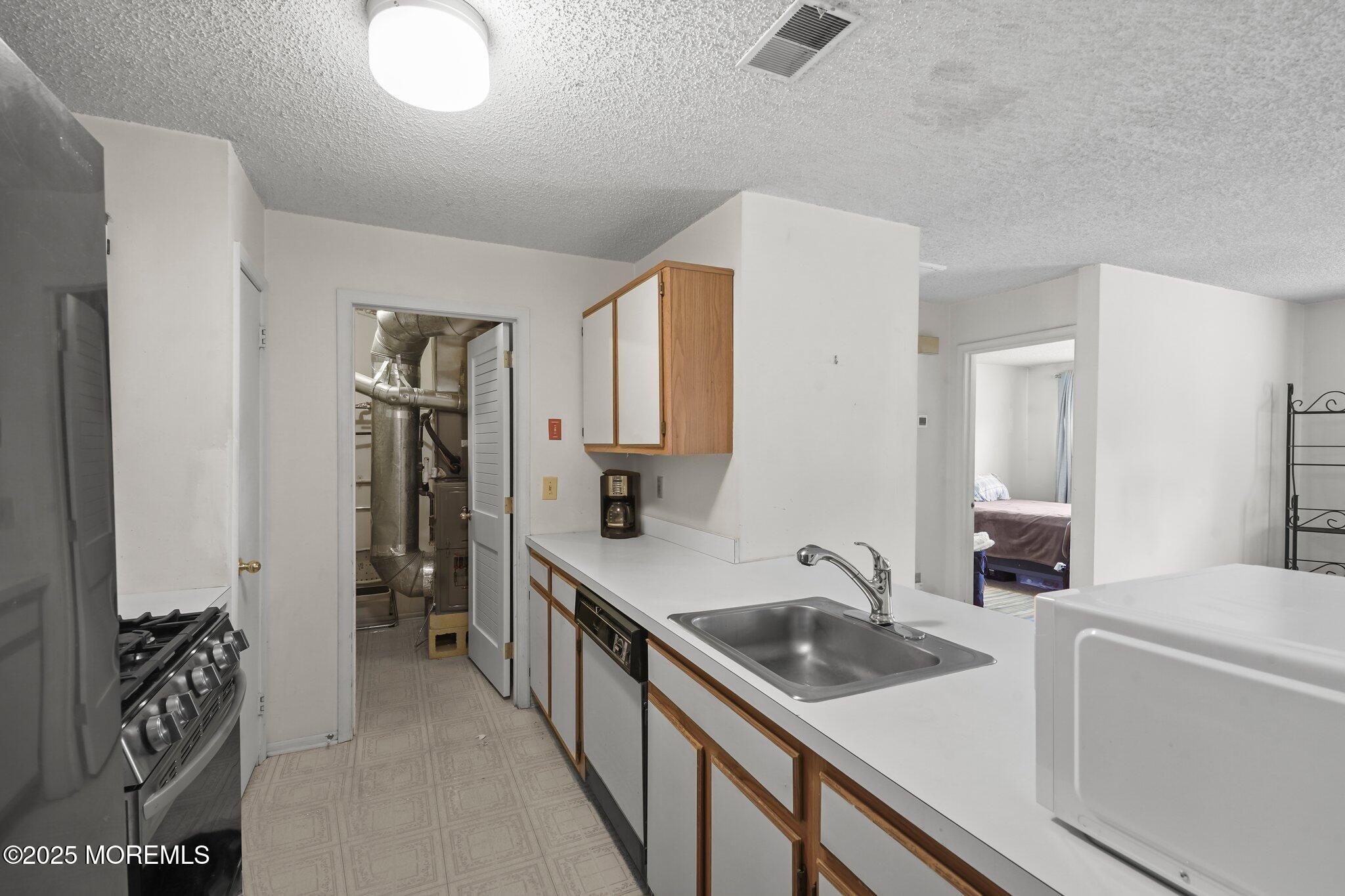 105 Des Moines Court, Tinton Falls, NJ, 07712 image 8
