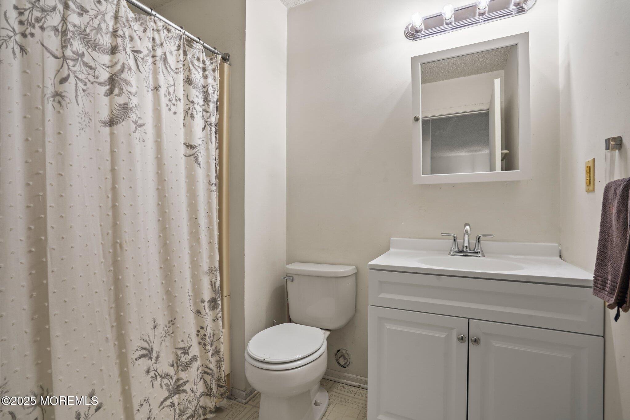 105 Des Moines Court, Tinton Falls, NJ, 07712 image 12