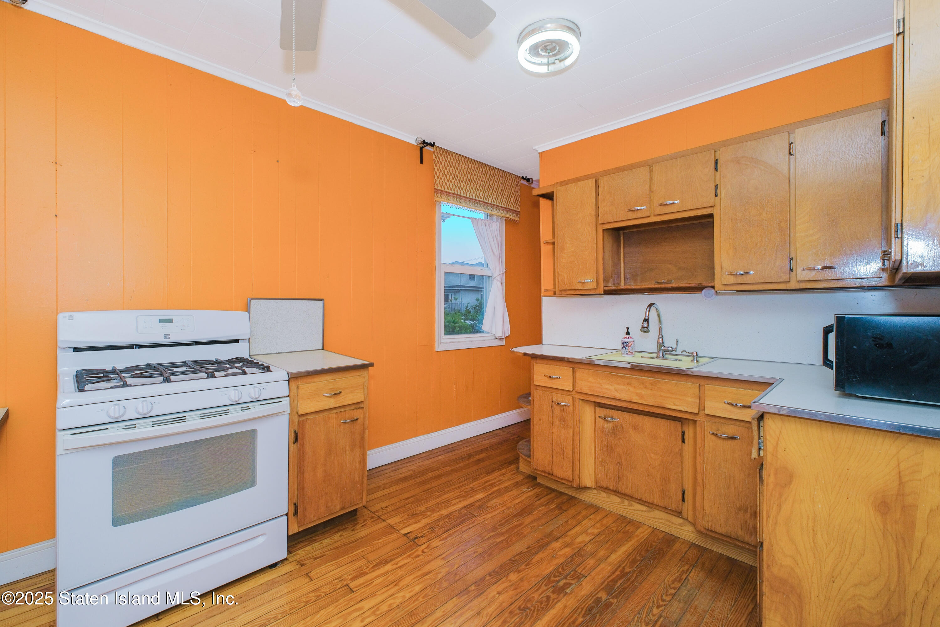 17 Ruth Place, Staten Island, NY, 10305 image 13