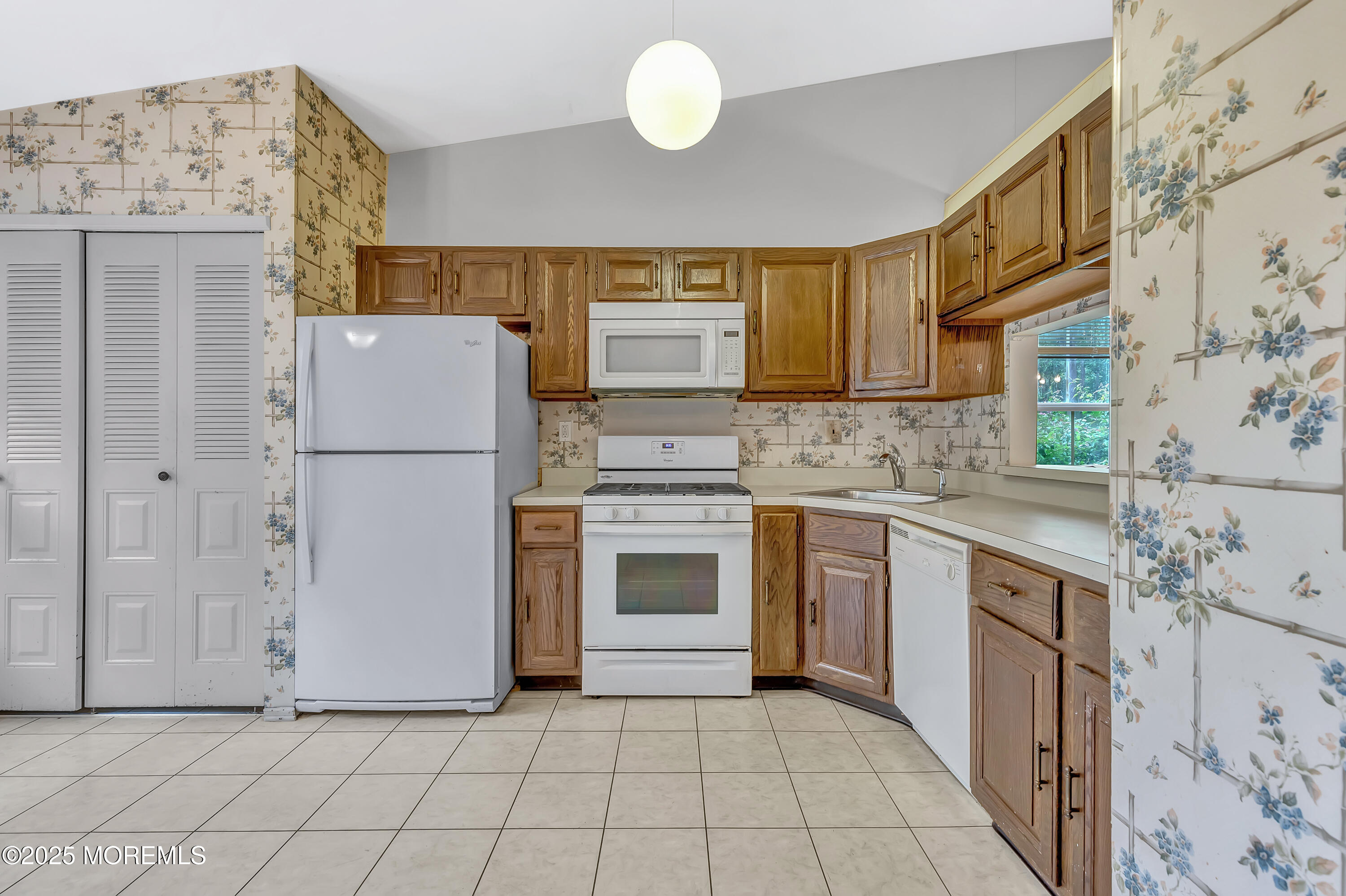 72 Boxwood Terrace, Red Bank, NJ, 07701 image 9