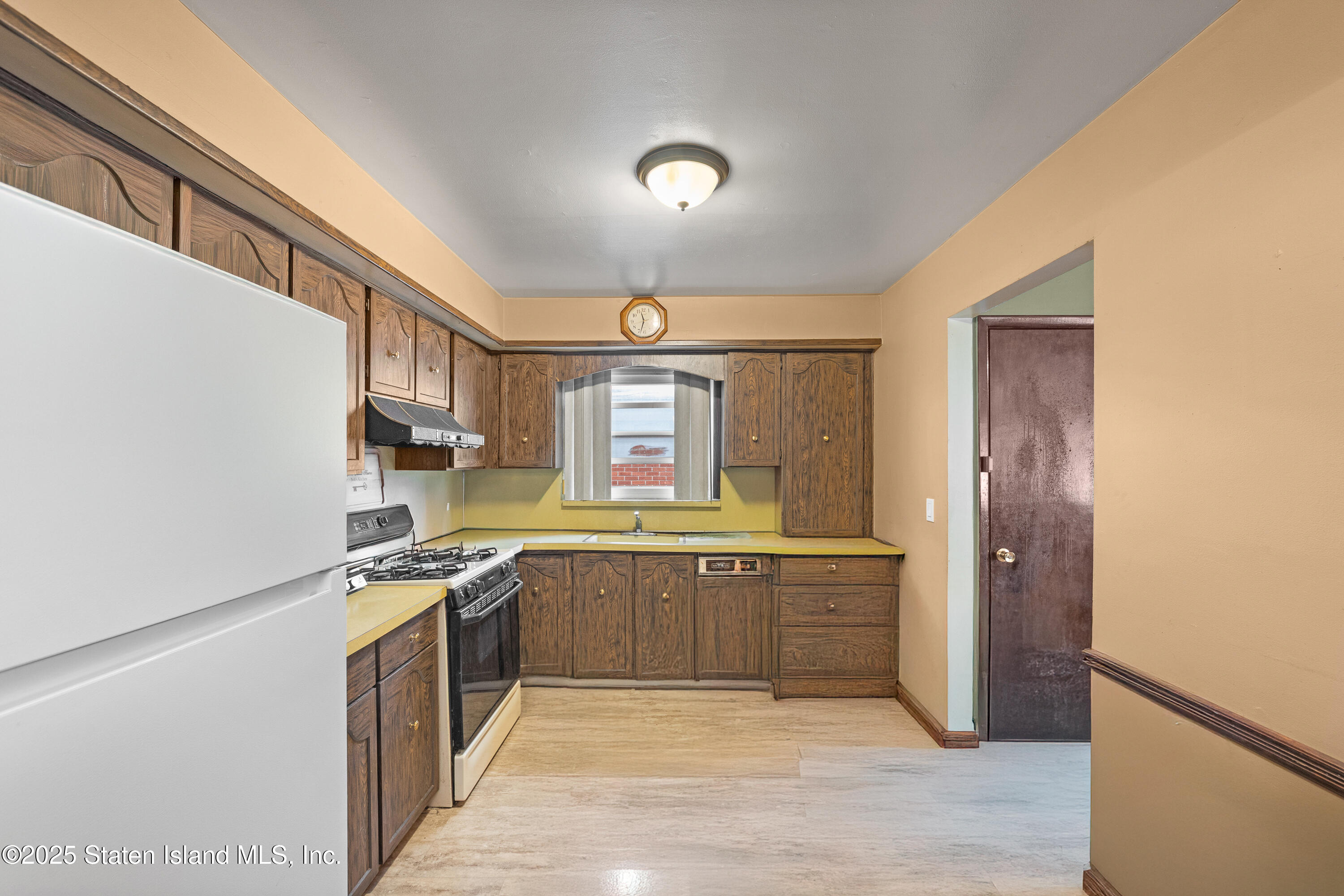 160 Laconia Avenue, Staten Island, NY, 10305 image 8