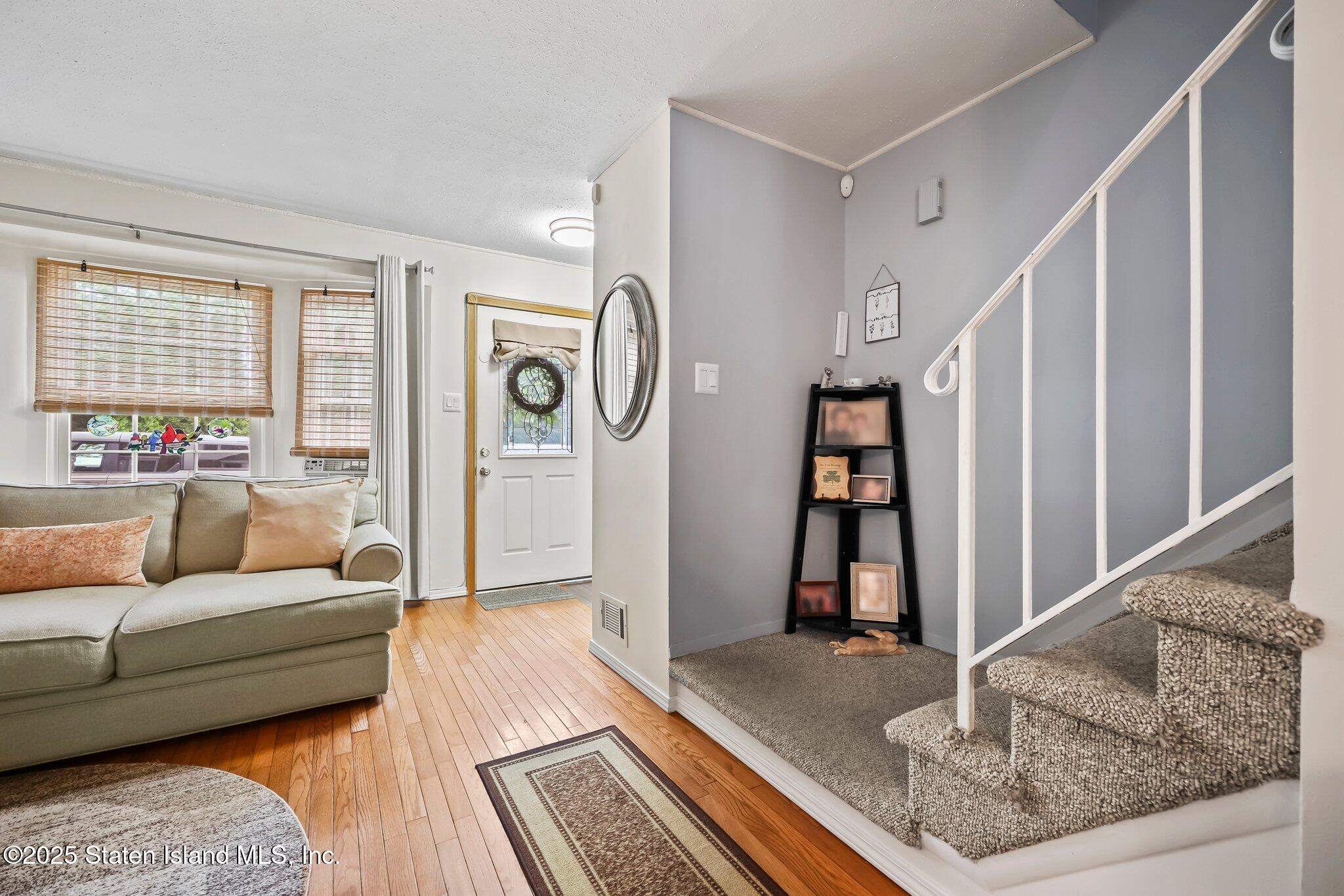 550 Golf View Court, Staten Island, NY, 10314 image 6