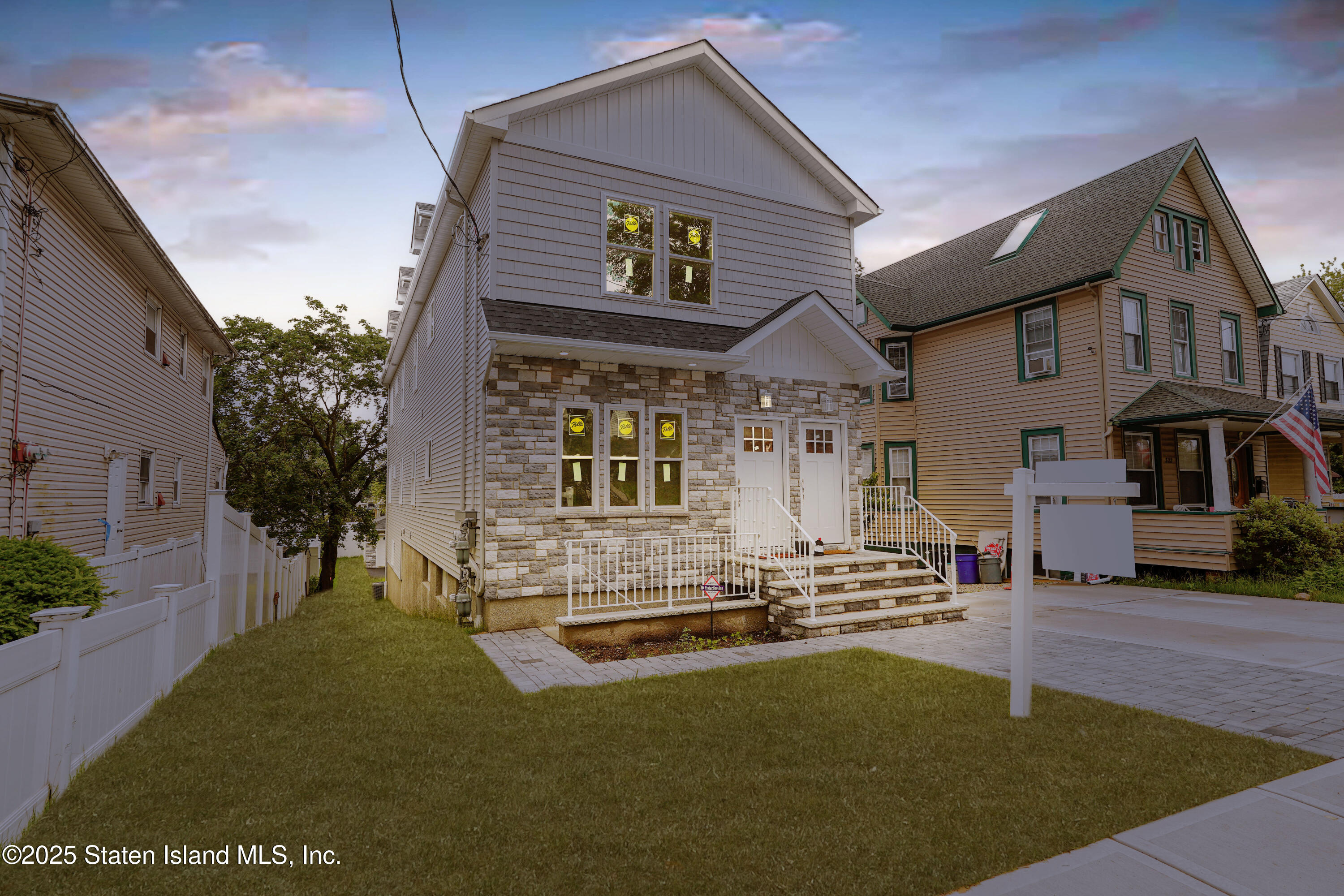 328 Jewett Avenue Image 4