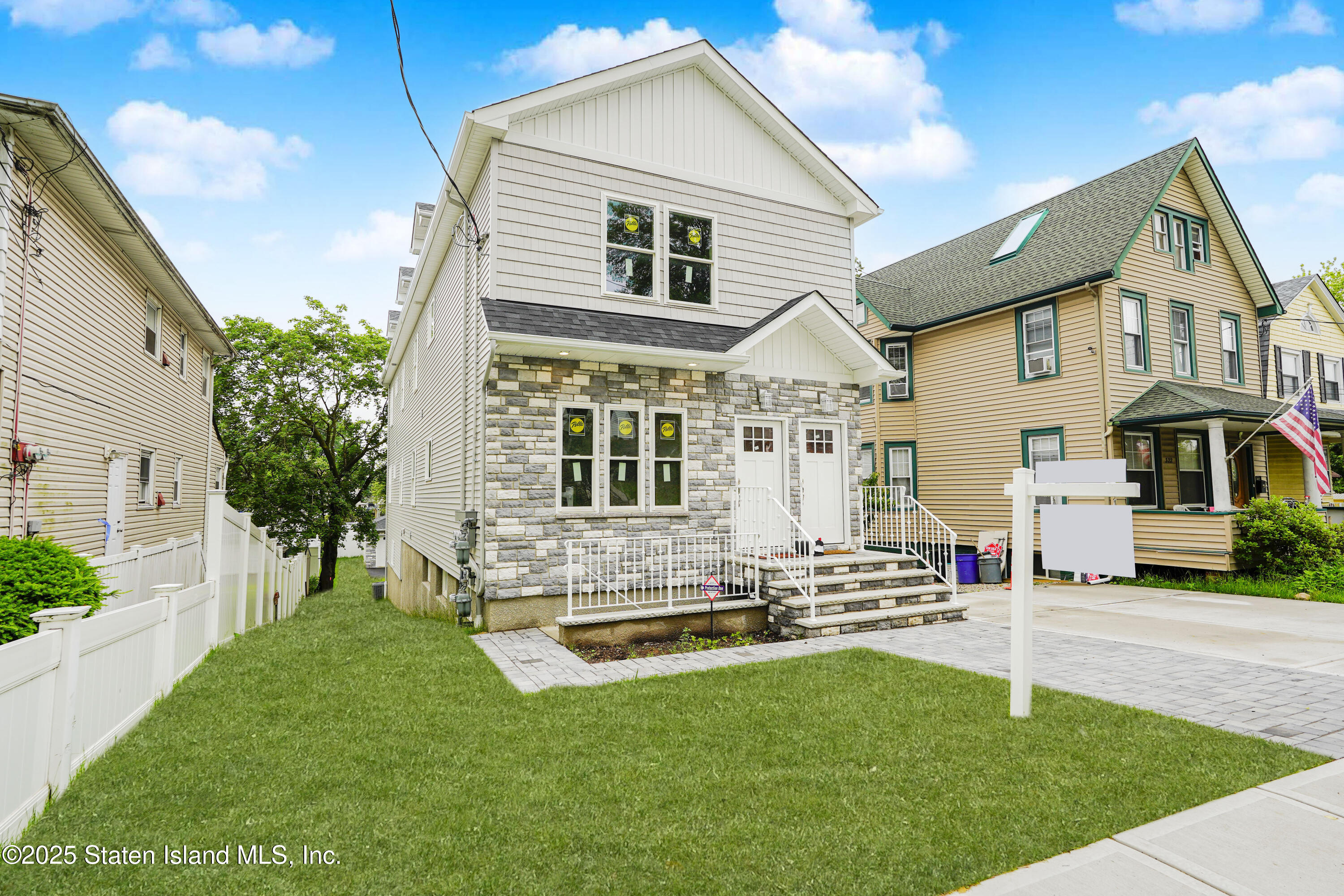 328 Jewett Avenue Image 2