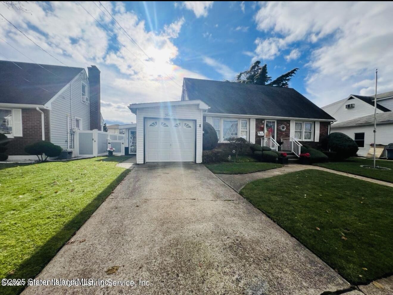 40 Lander Avenue Image 2