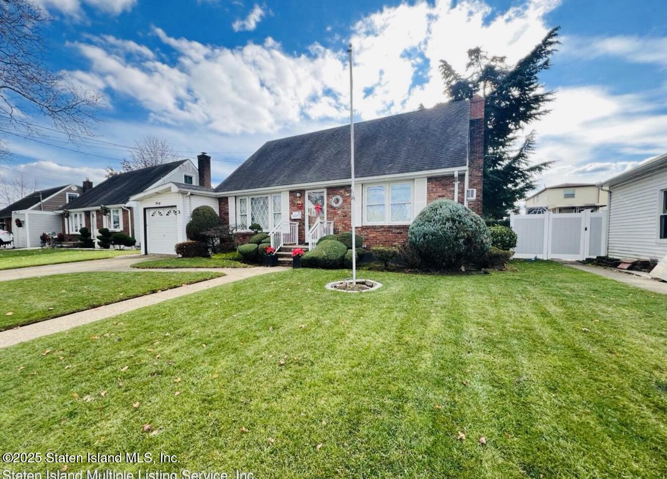40 Lander Avenue Image 1