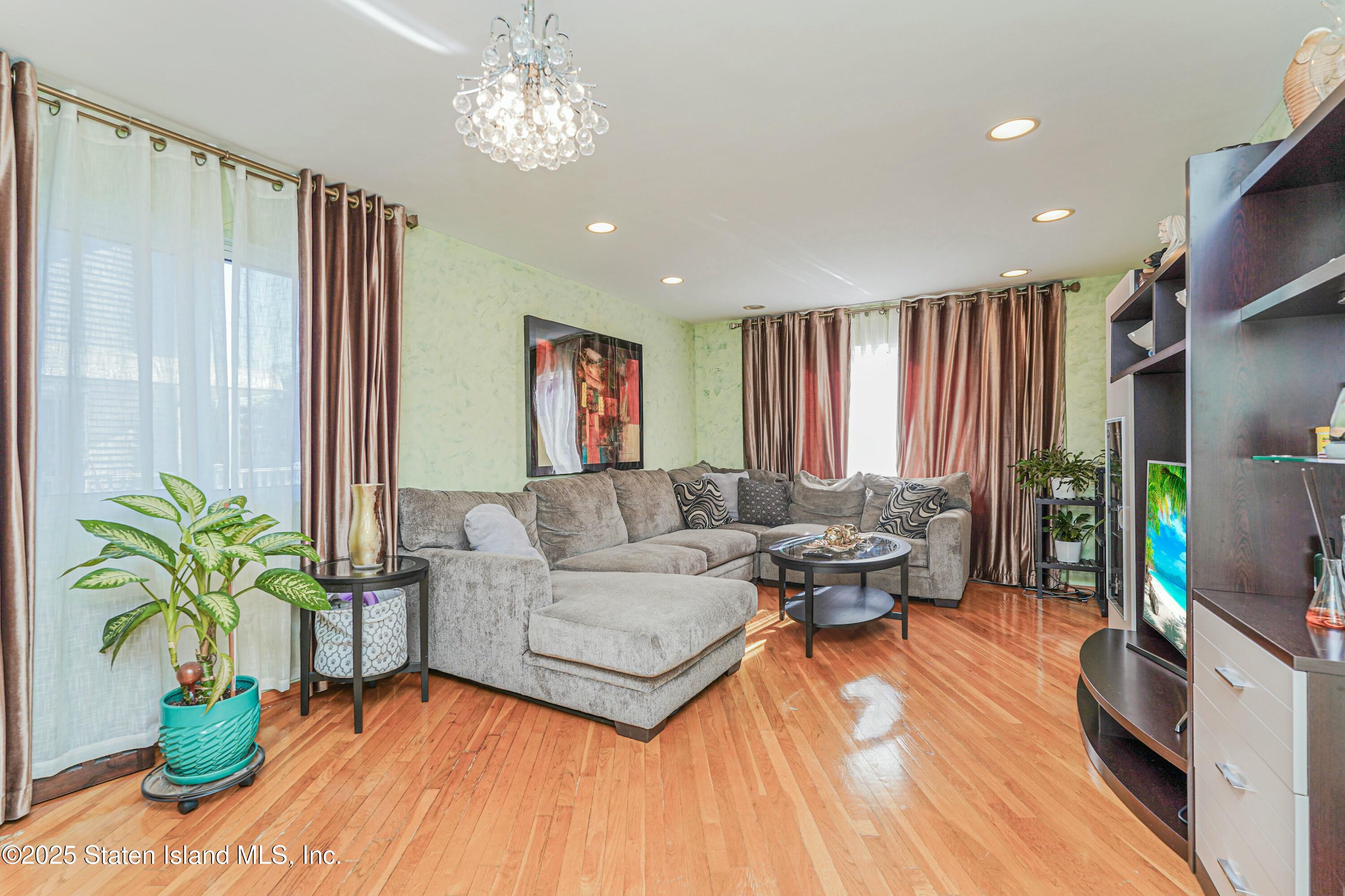 34 Stern Court, Staten Island, NY, 10308 image 6
