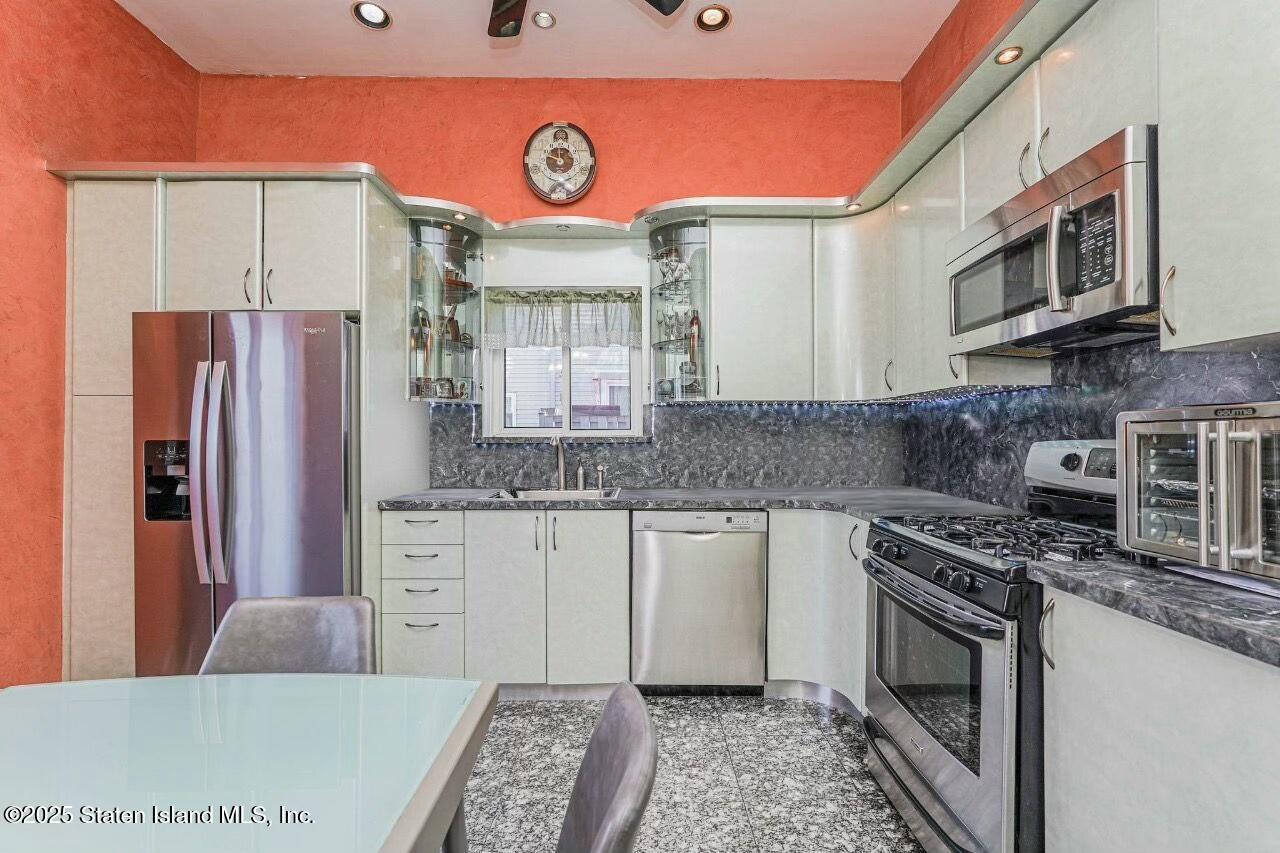 34 Stern Court, Staten Island, NY, 10308 image 20