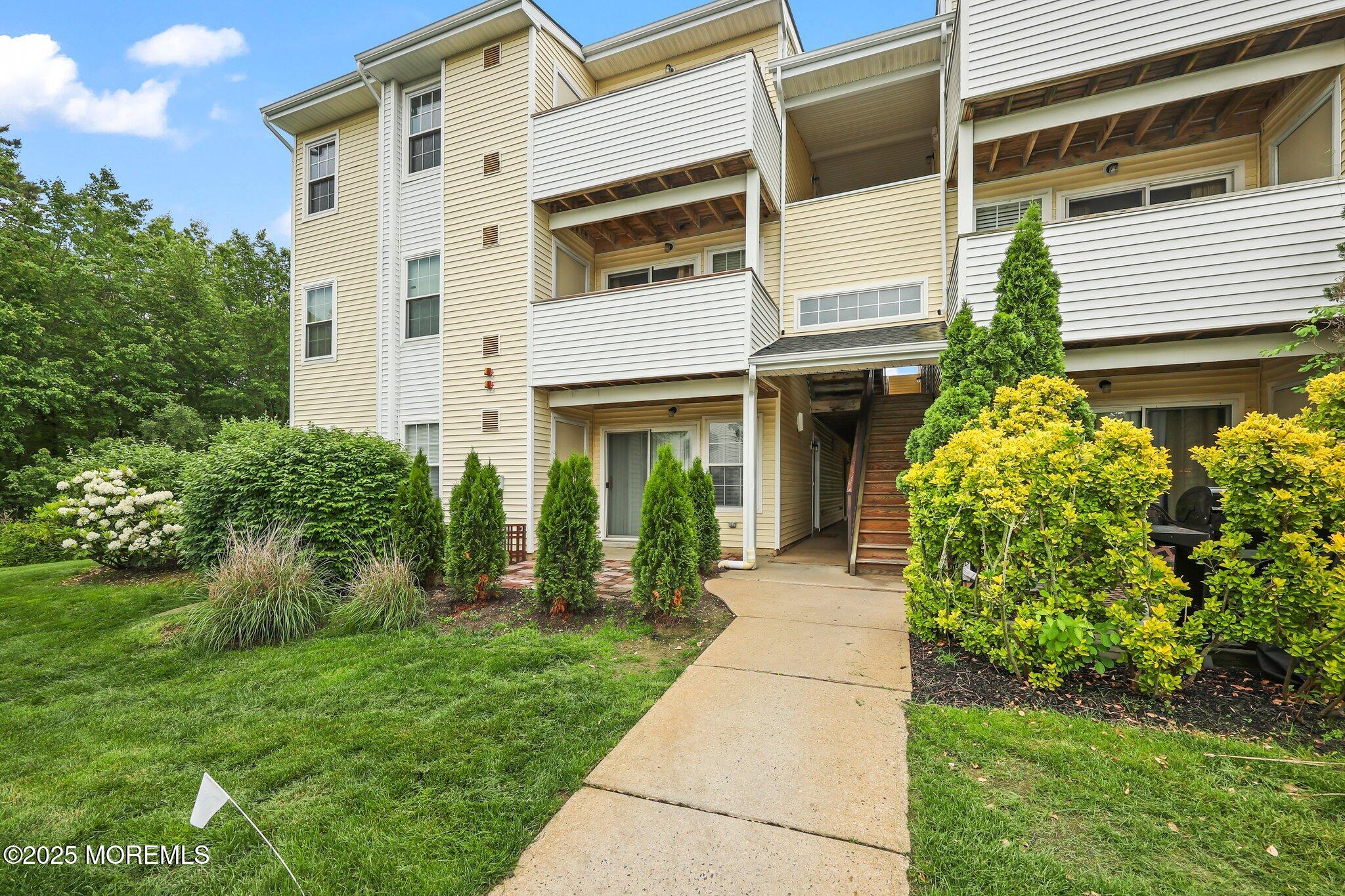 22 Basset Court, Tinton Falls, NJ, 07753