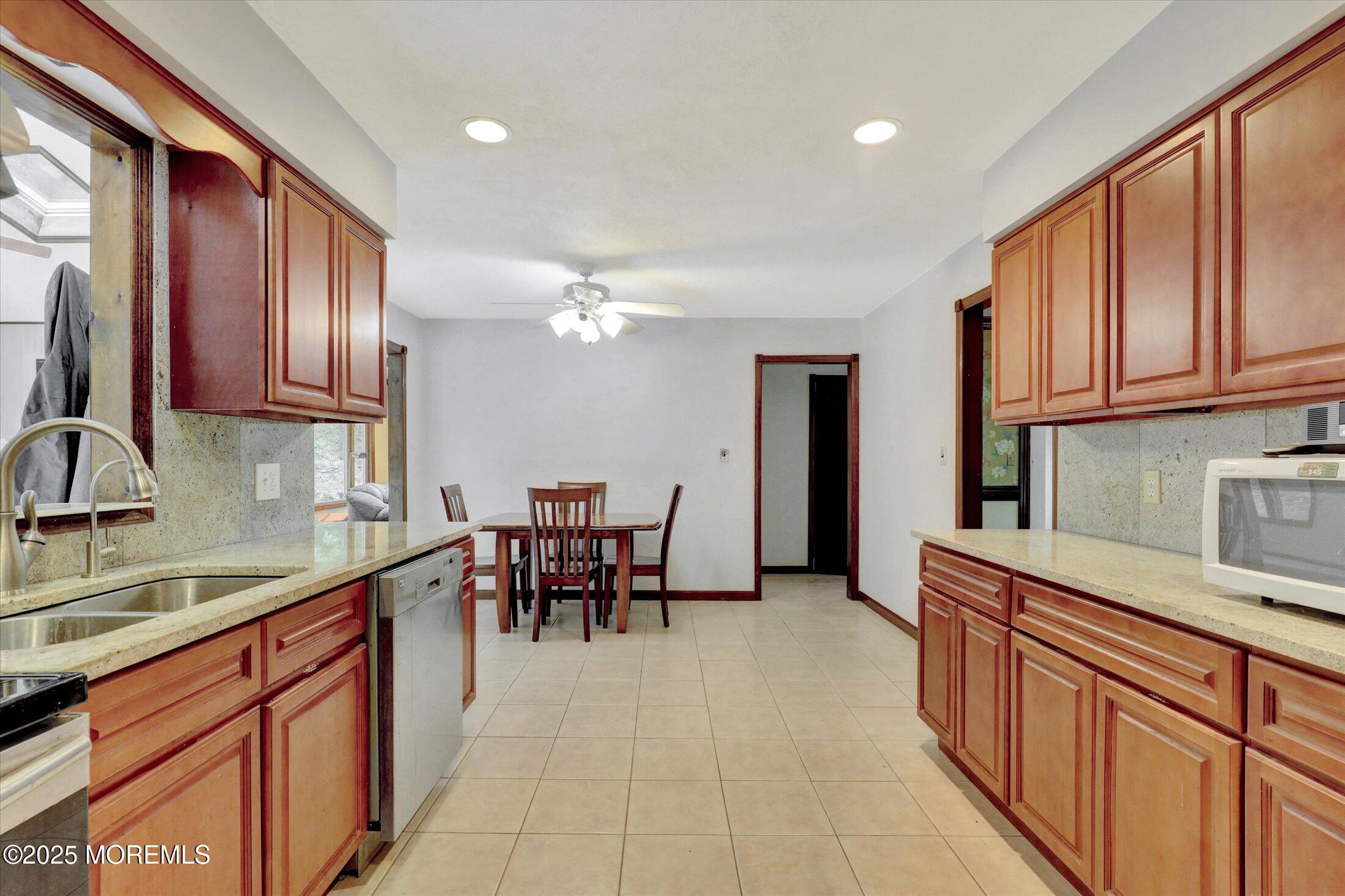 9 Berkshire Court, Holmdel, NJ, 07733 image 15