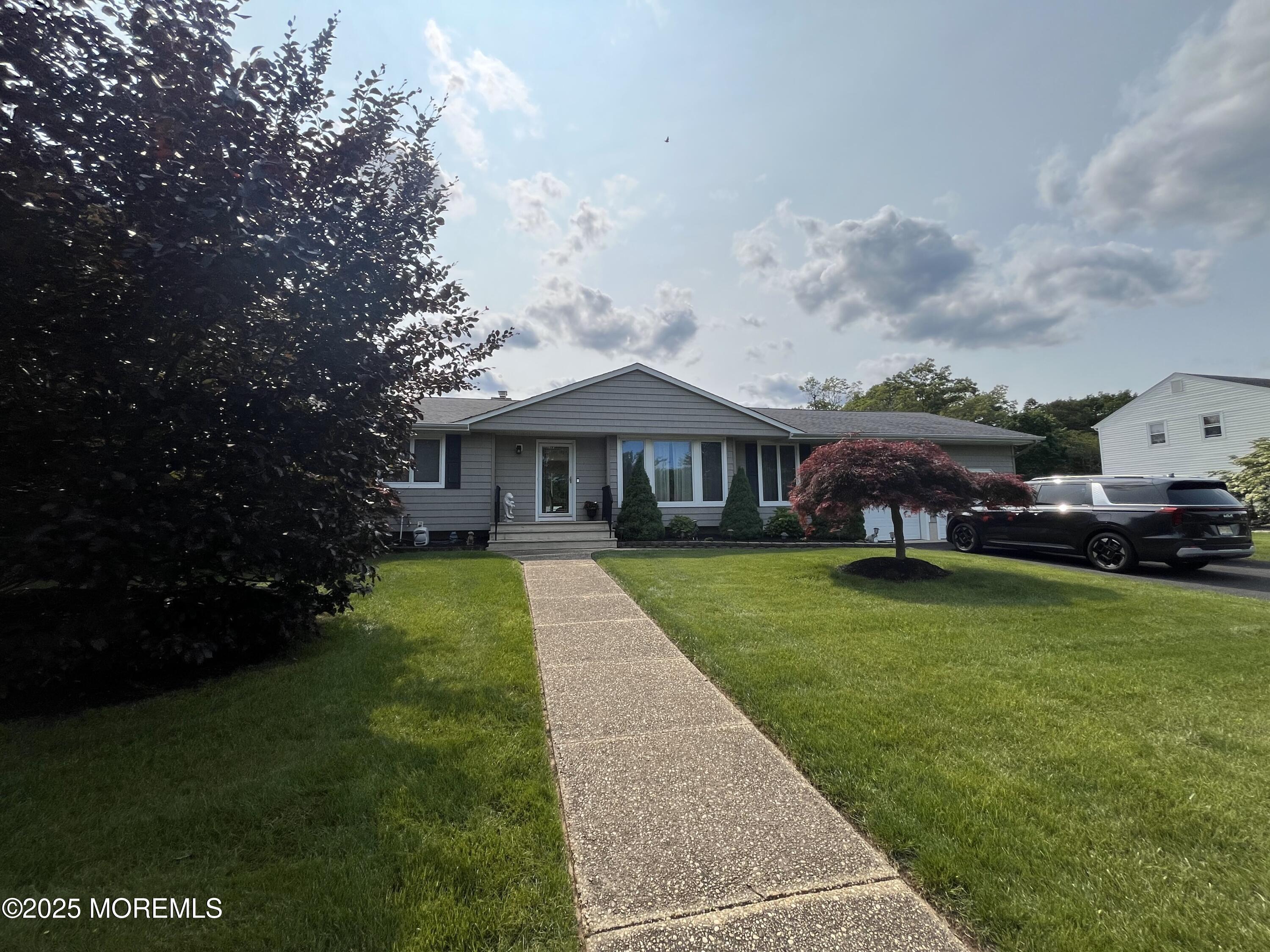 991 Alexandria Drive Image 1