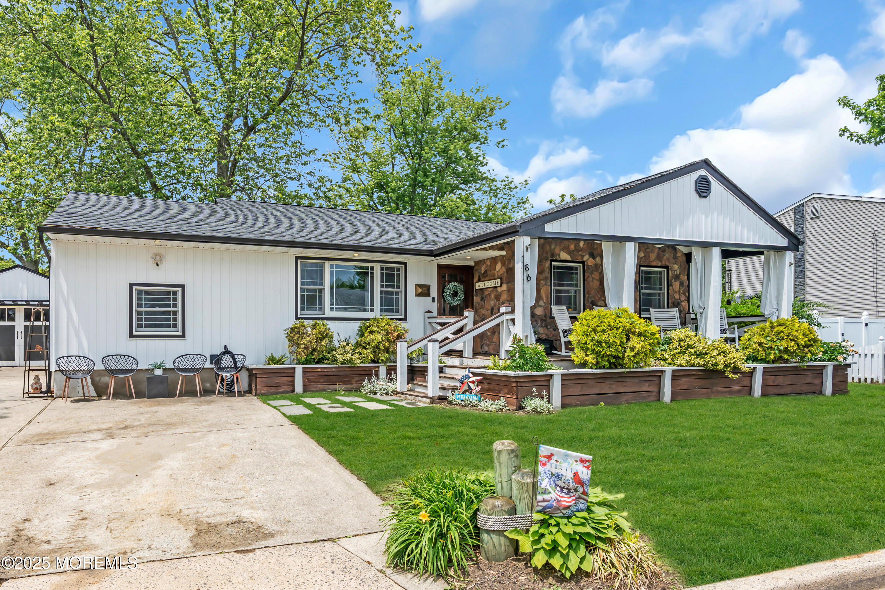 186 Lohsen Avenue Image 3