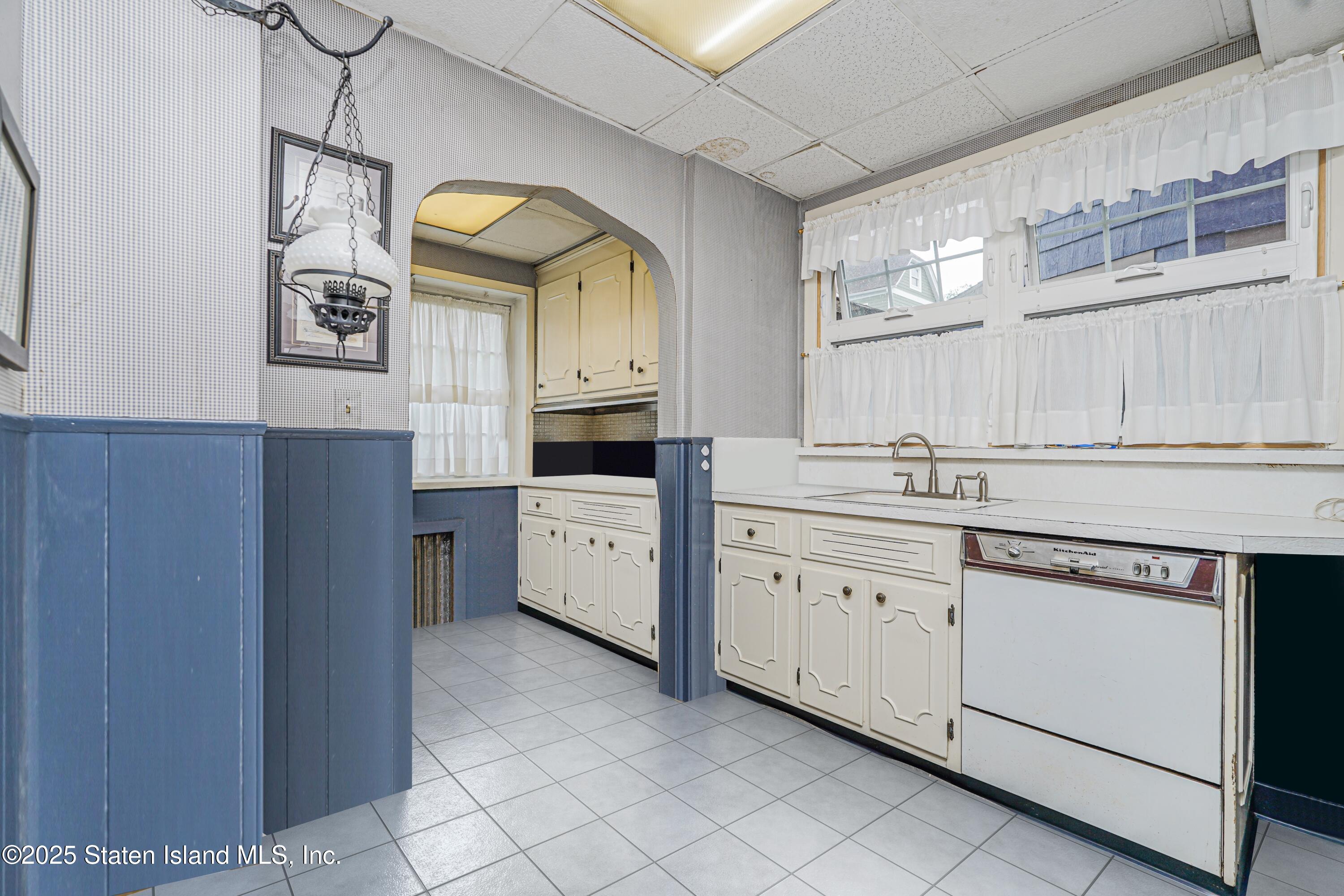 251 St. John Avenue, Staten Island, NY, 10314 image 15