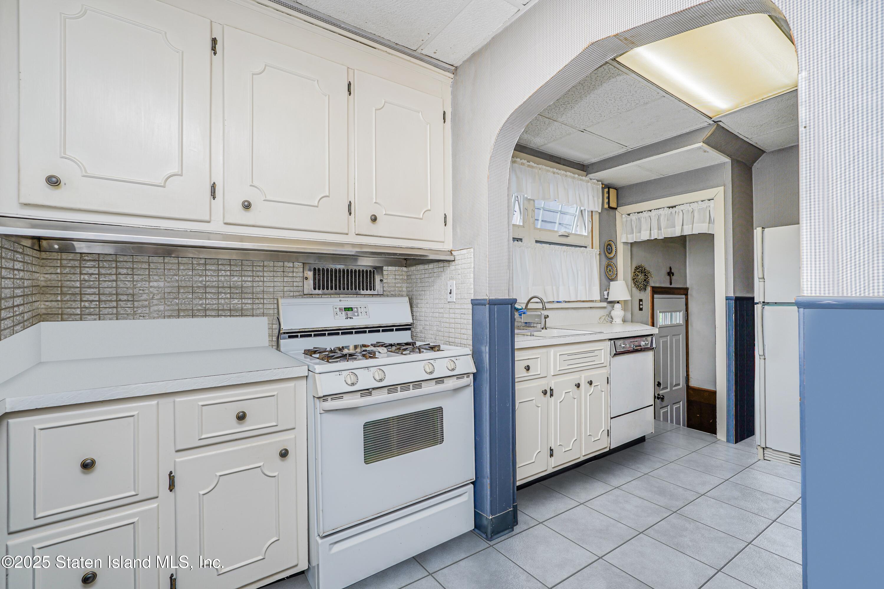 251 St. John Avenue, Staten Island, NY, 10314 image 17