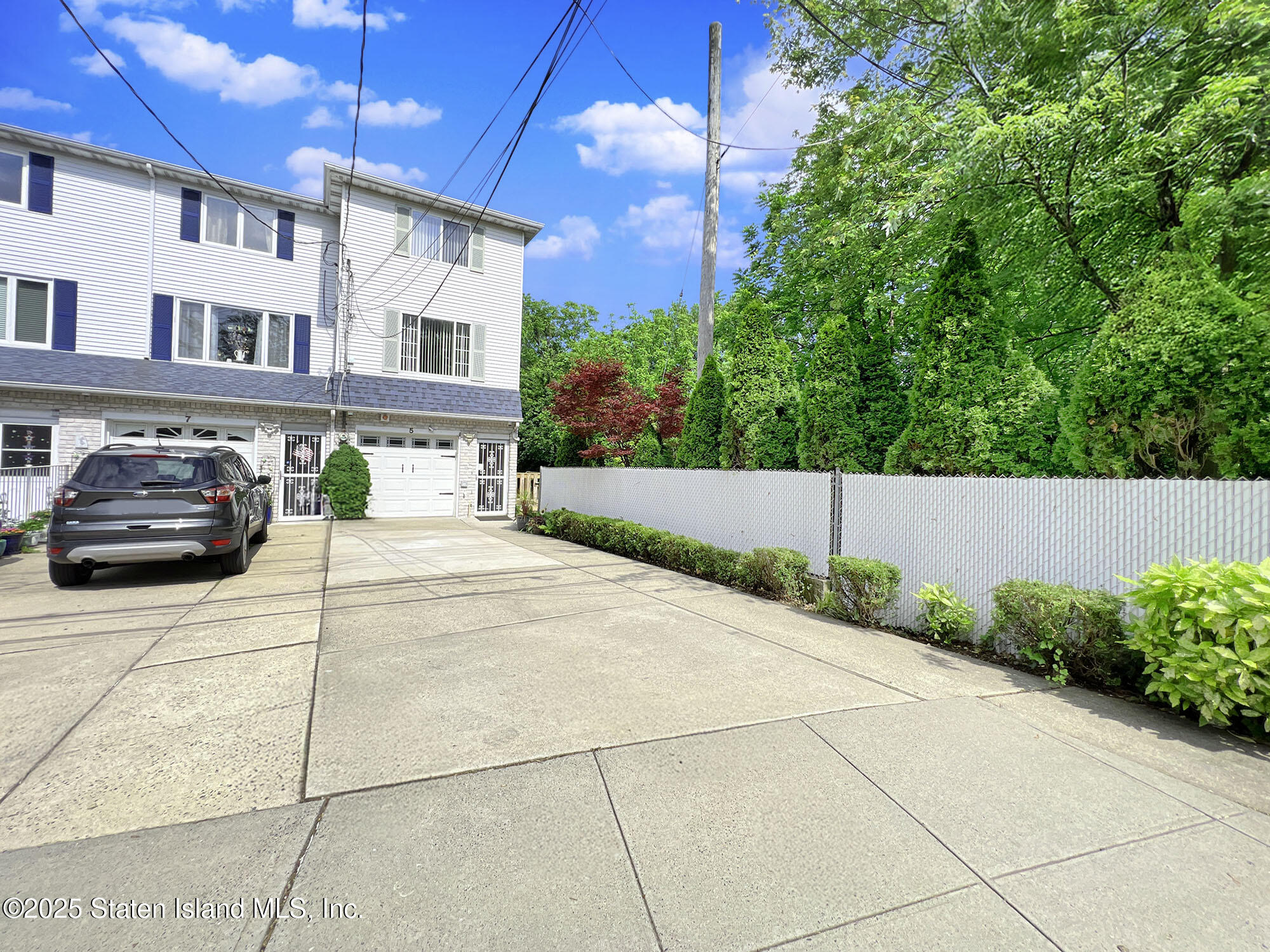 5 Greaves Avenue Image 2