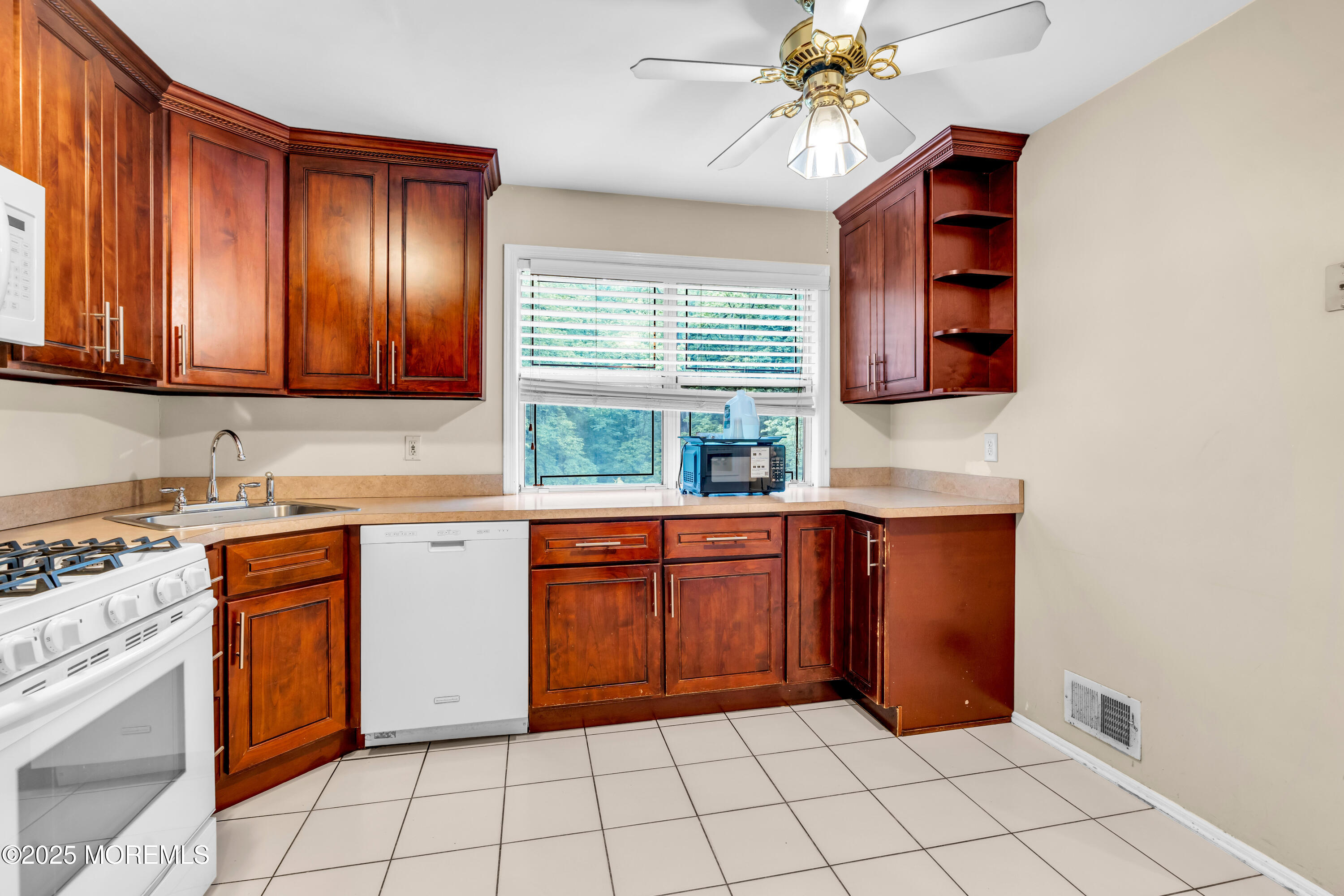 20 Lone Star Lane, Manalapan, NJ, 07726 image 12