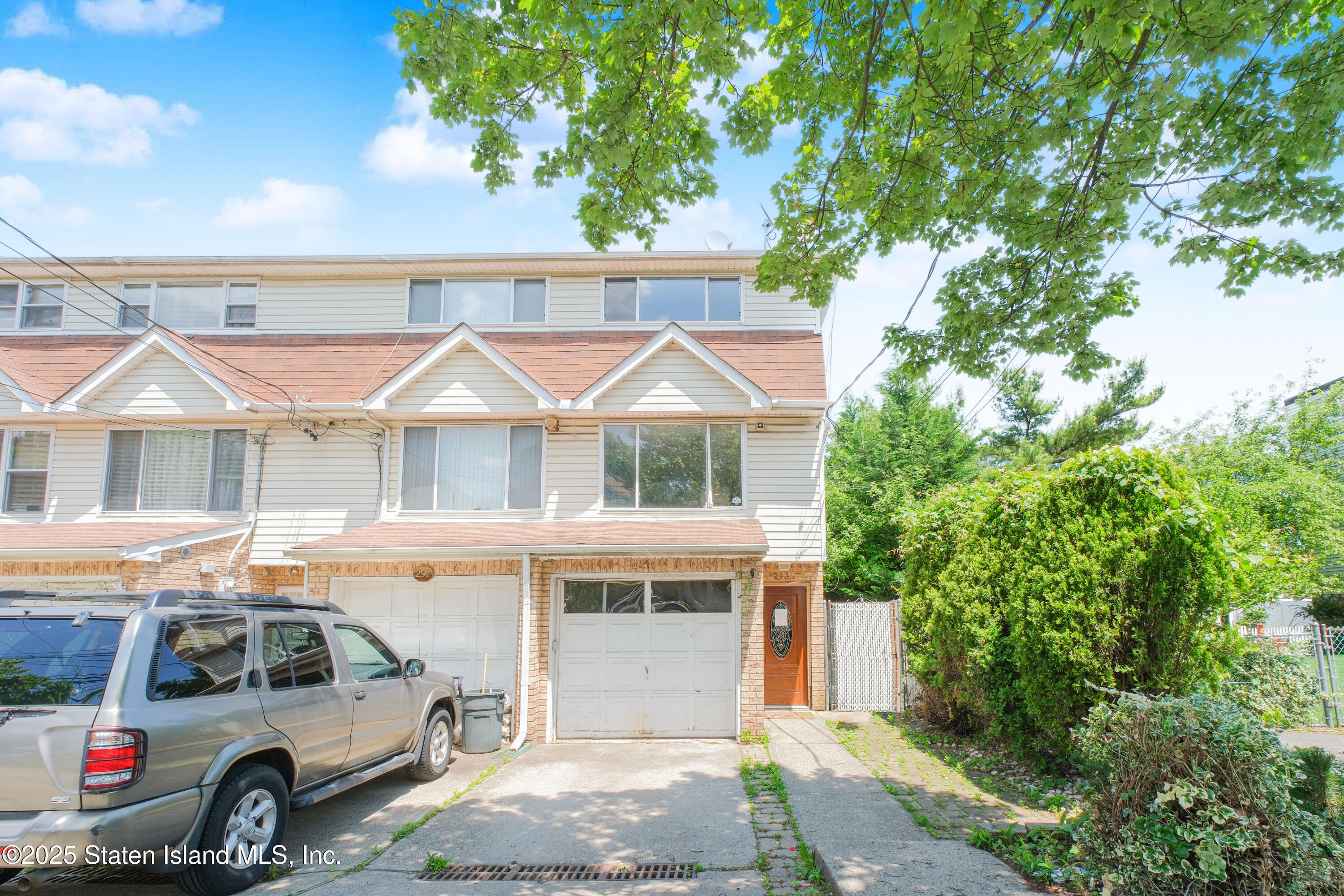 293 Wingham Street Image 2