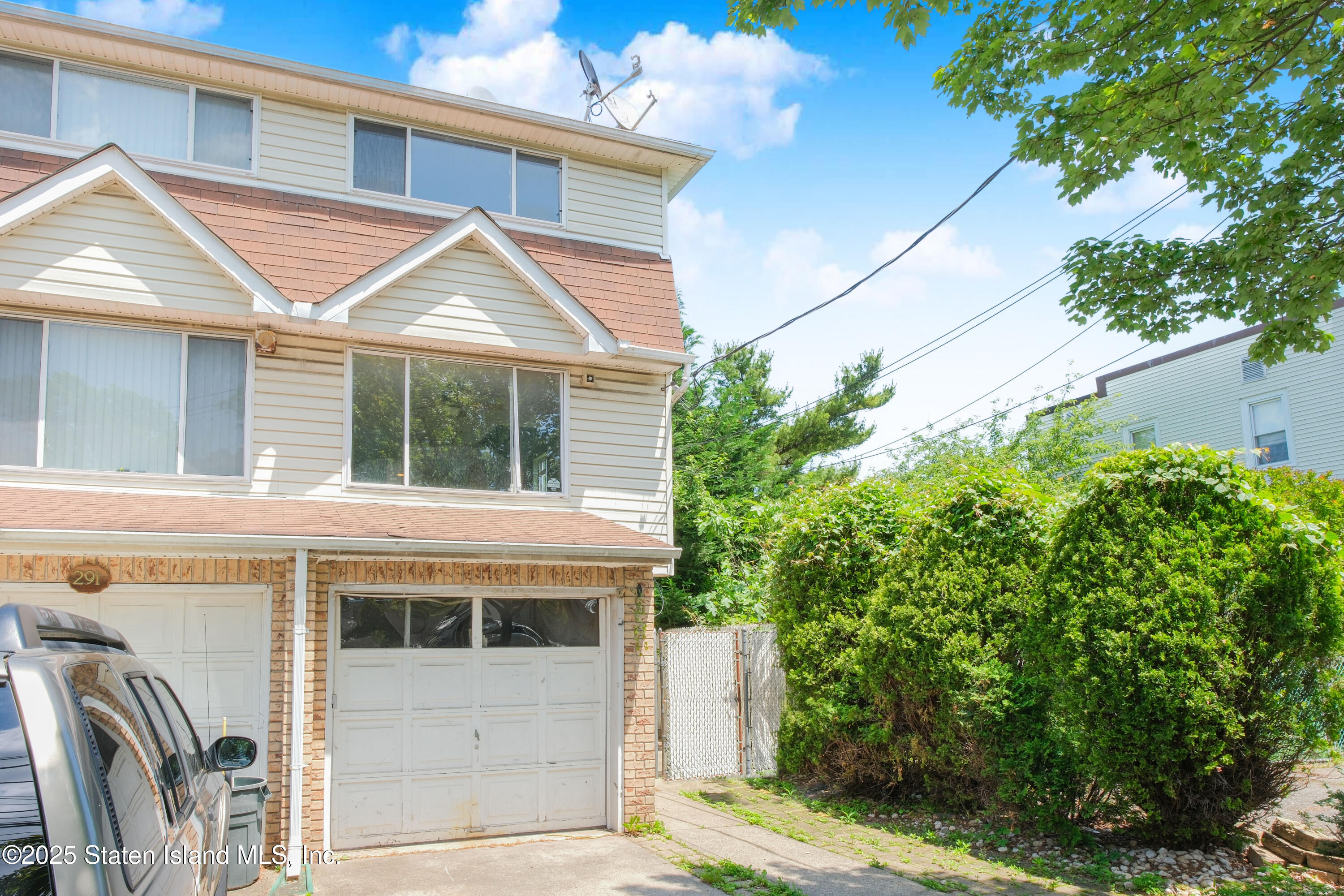 293 Wingham Street Image 3