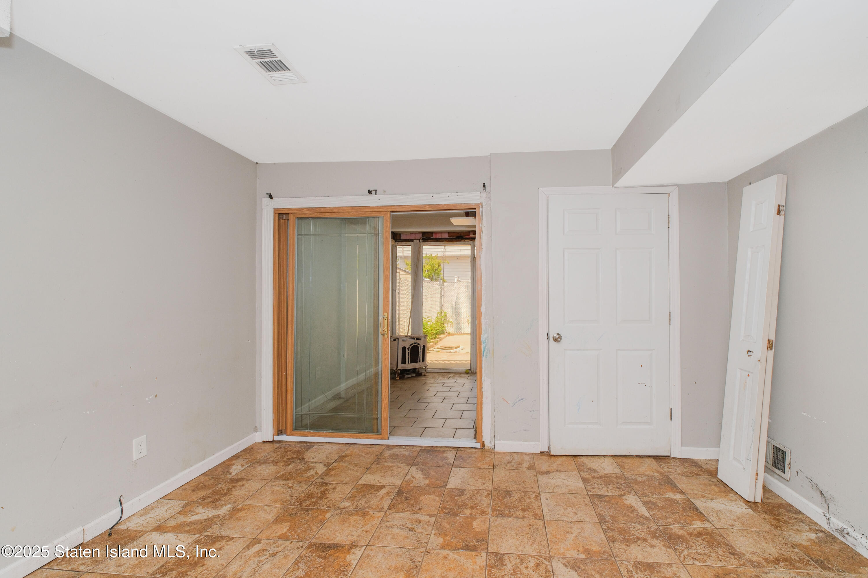 293 Wingham Street Image 5