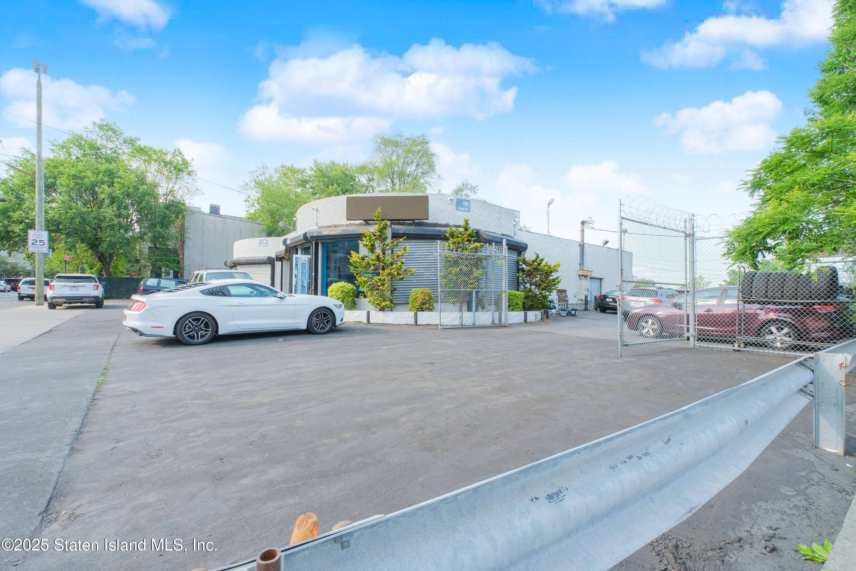 89 Van Duzer Street Image 2