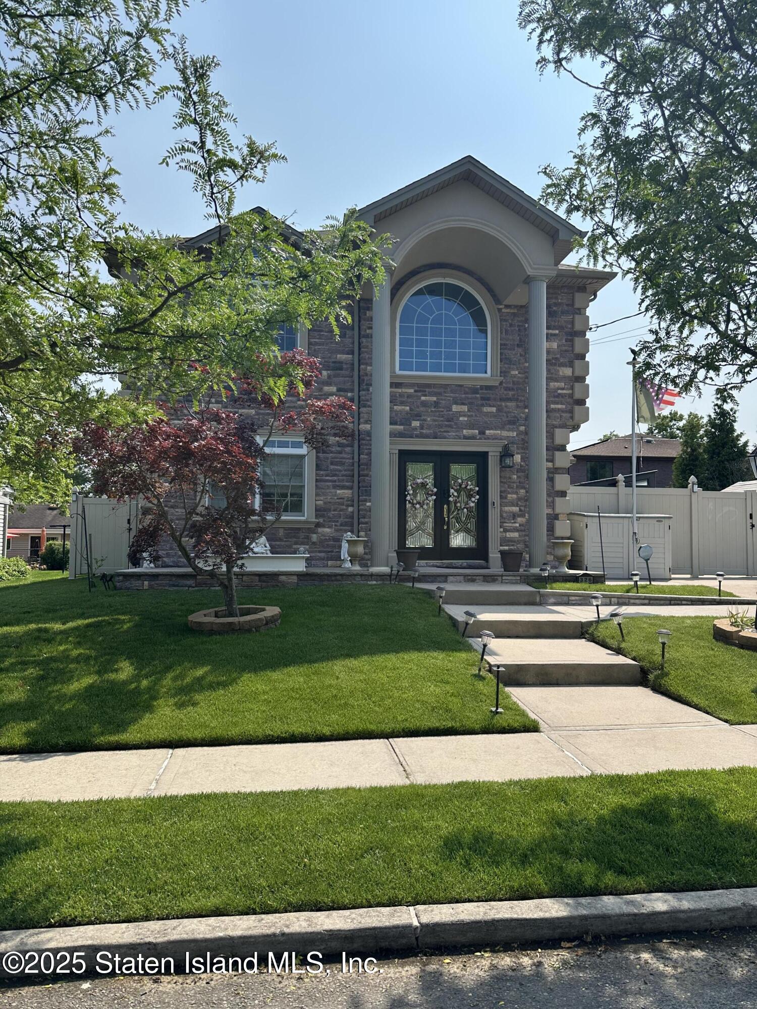 326 Lyndale Avenue Image 1
