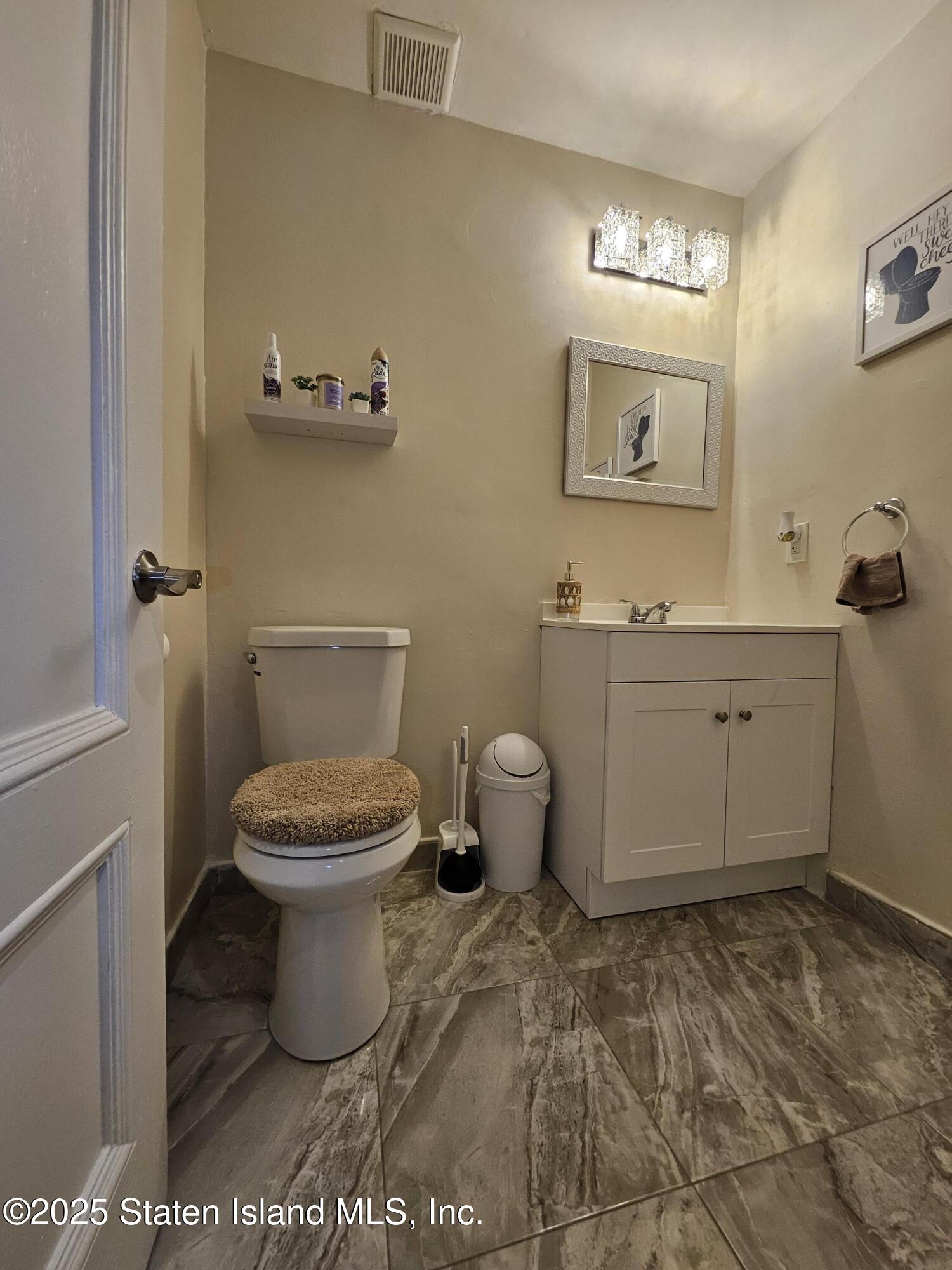 221 Pond Way A, Staten Island, NY, 10303 image 14