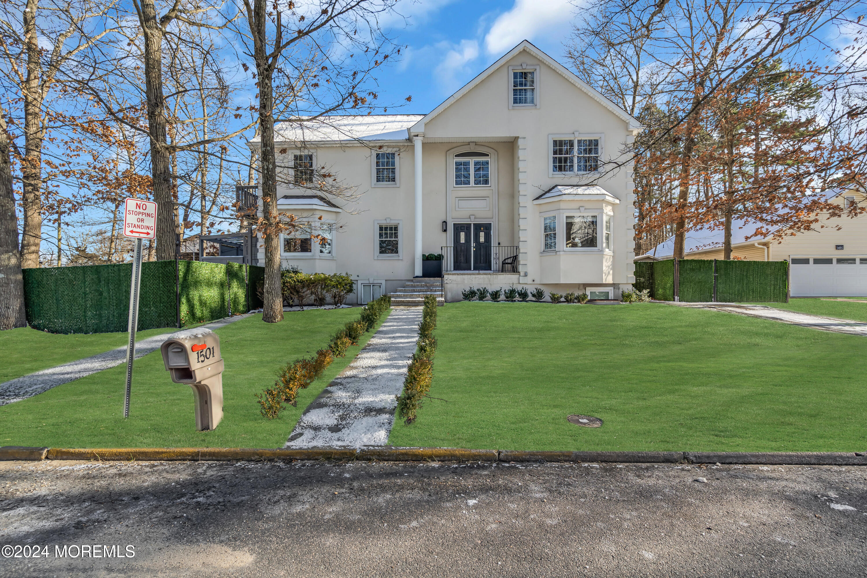 1501 Pine Park Avenue Image 1