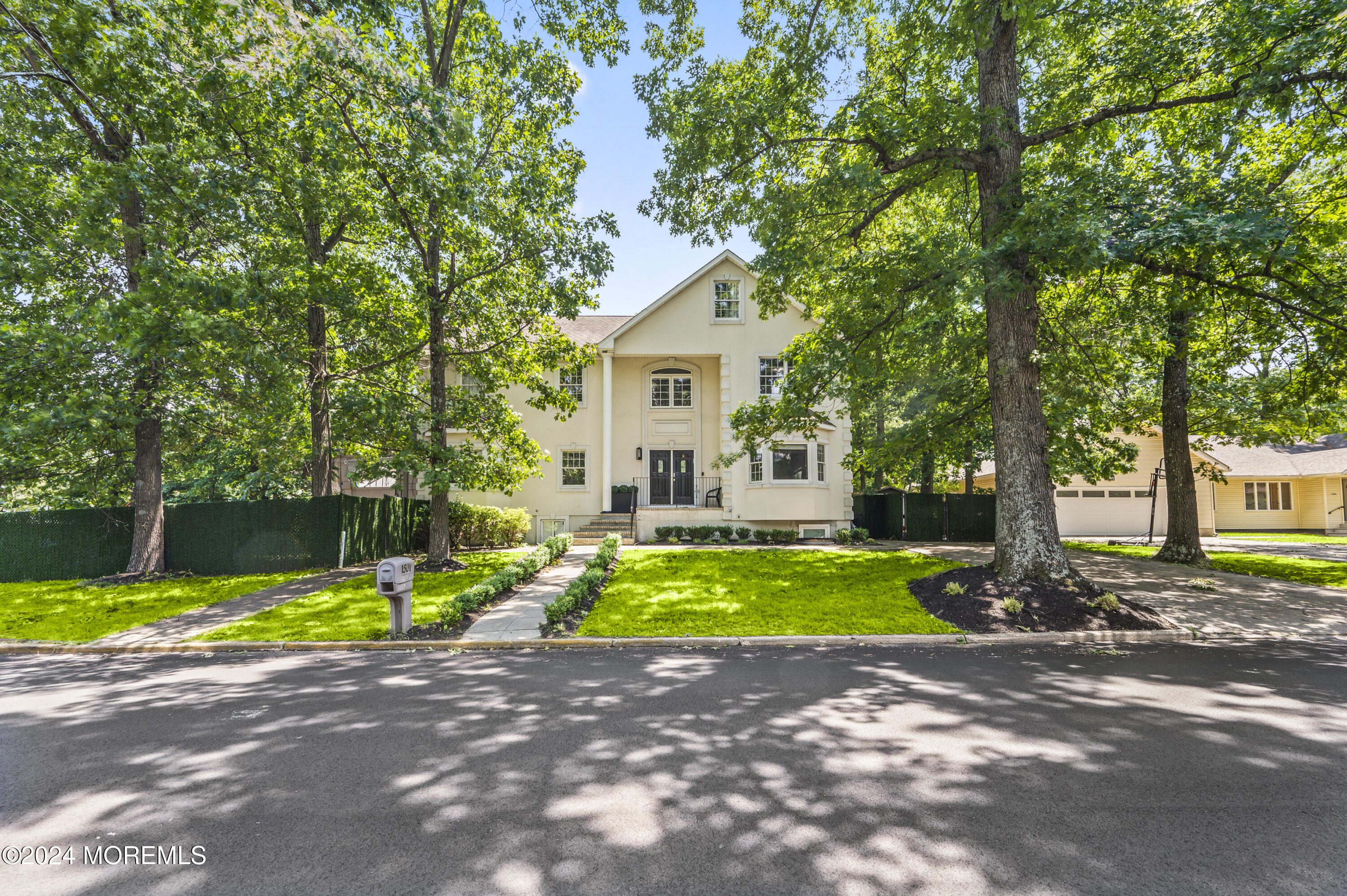 1501 Pine Park Avenue Image 4