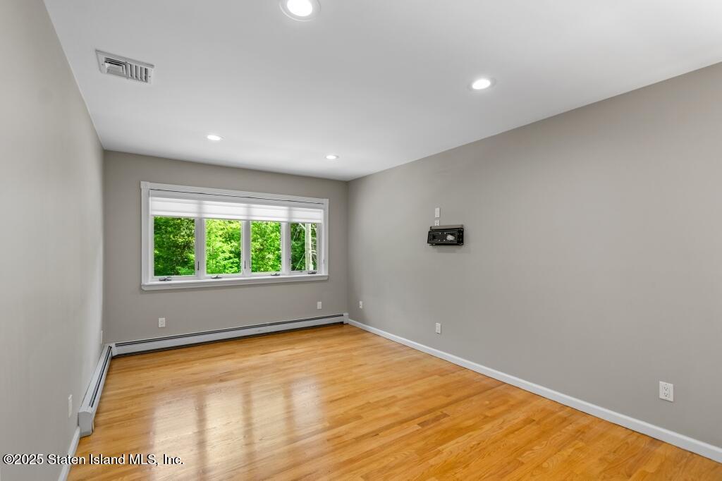 476 Hargold Avenue, Staten Island, NY, 10309 image 29