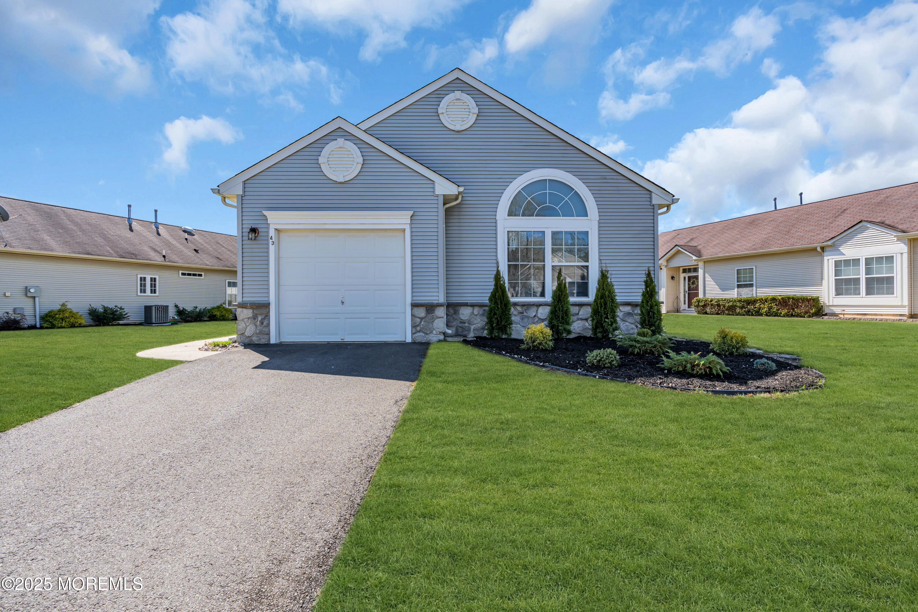 43 Saxony Circle Image 2
