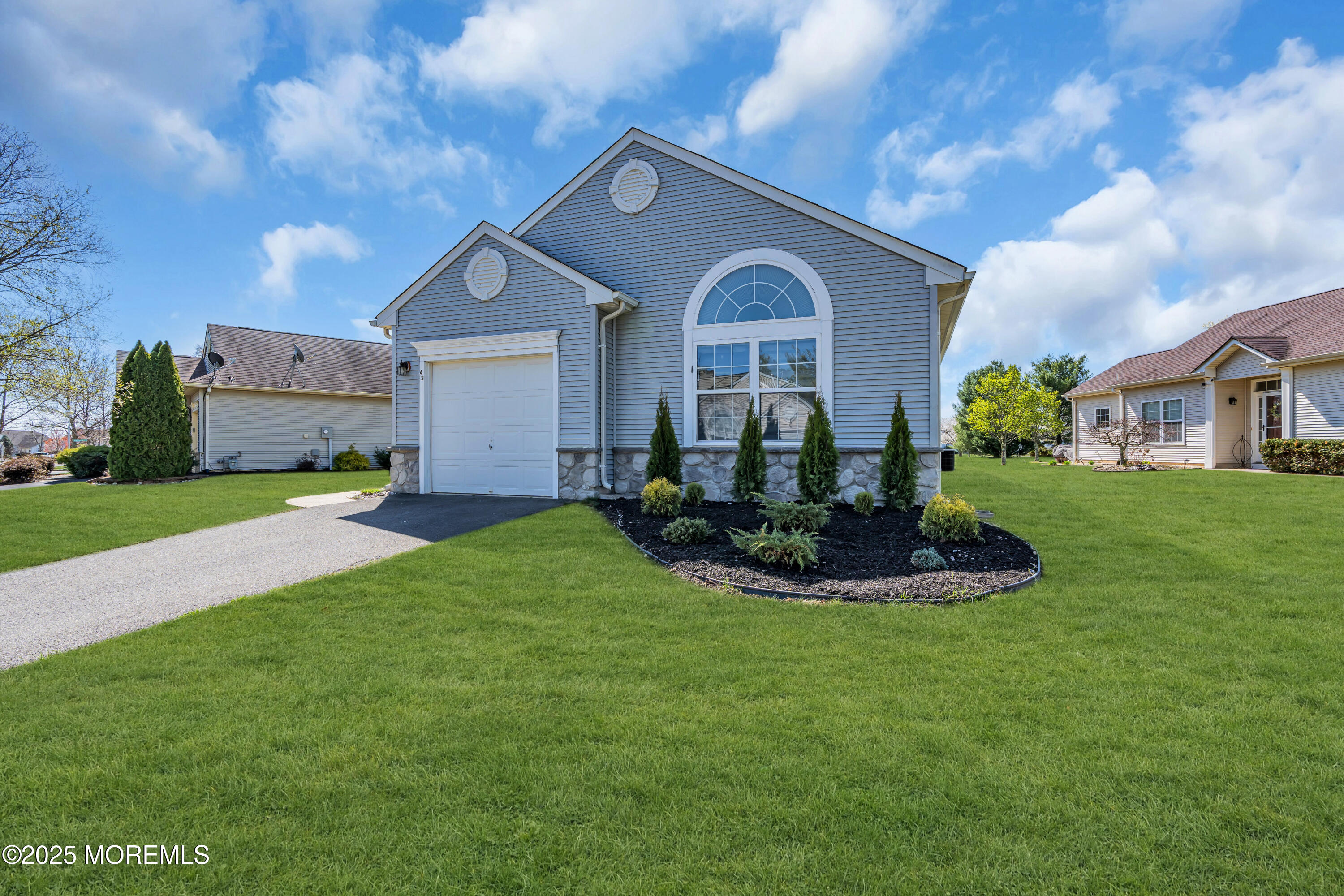 43 Saxony Circle Image 3