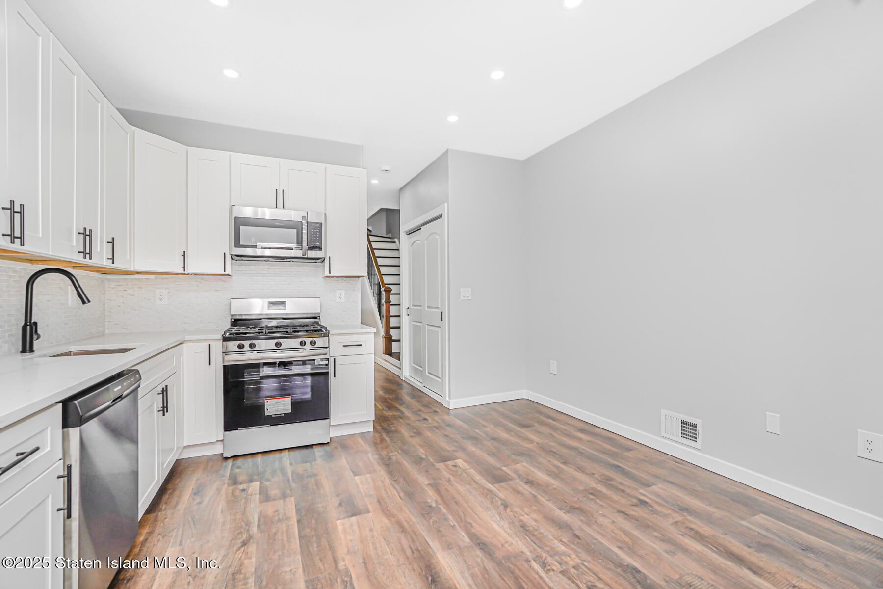 285 Nicholas Avenue, Staten Island, NY, 10302 image 18