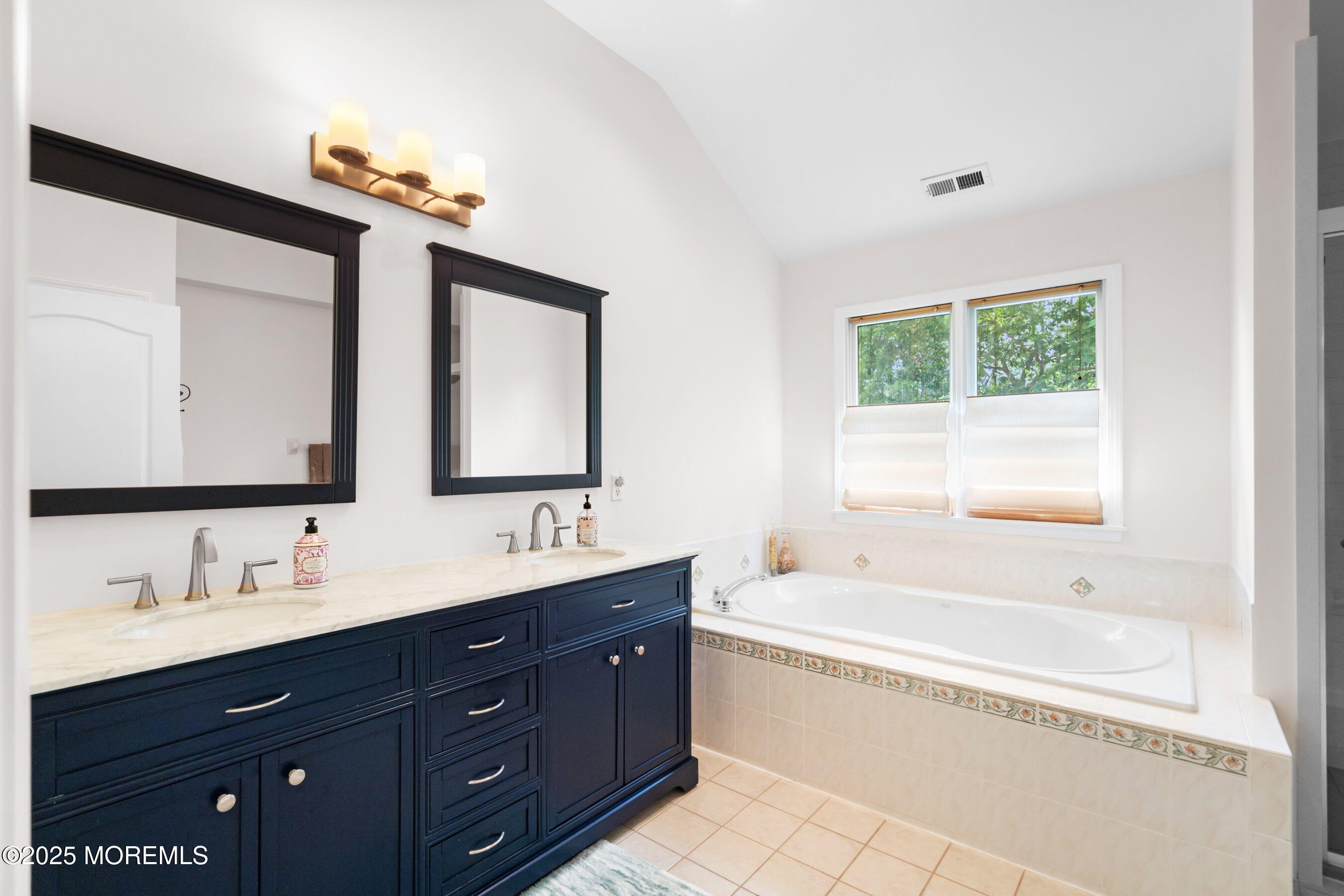 2 Kyle Court, Jackson, NJ, 08527 image 32