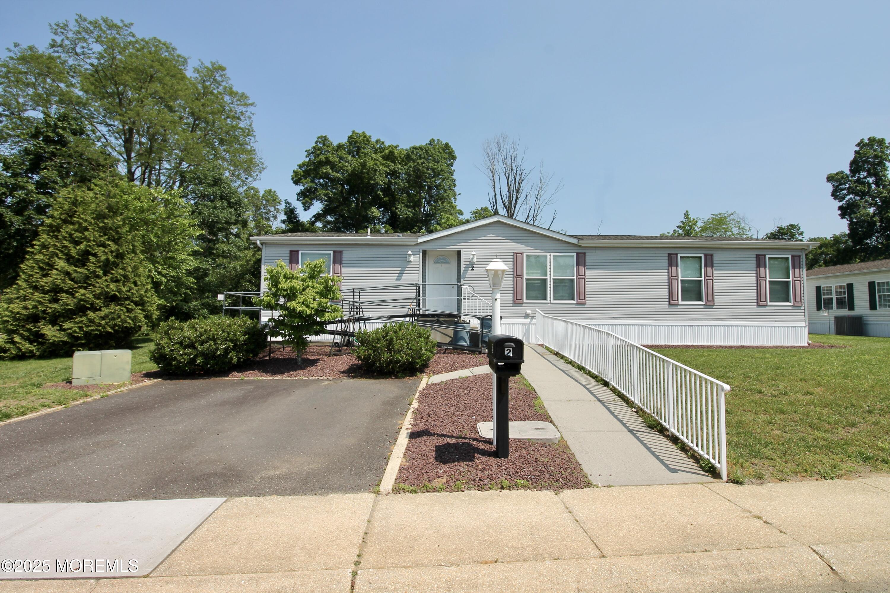 2 Brookside Way Image 1
