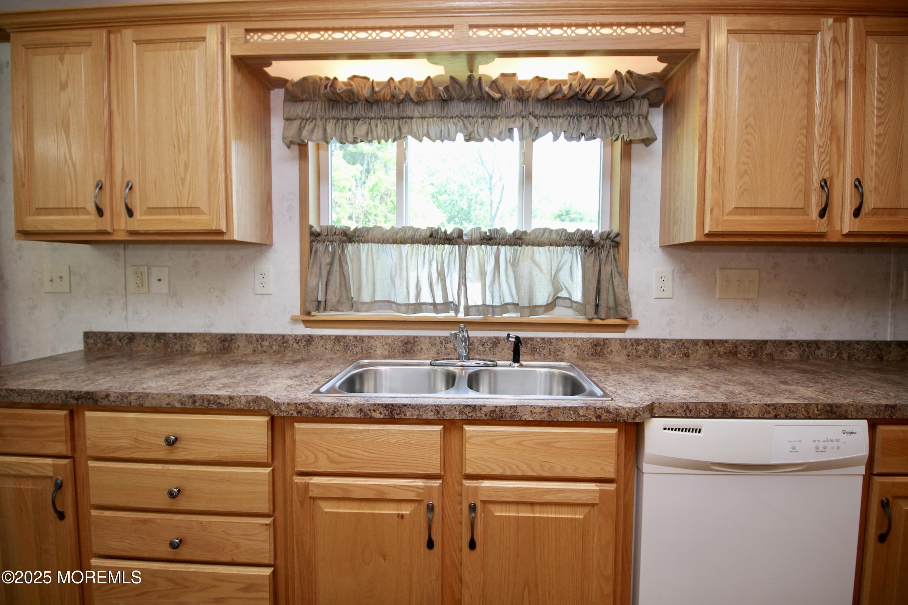 2 Brookside Way, Freehold, NJ, 07728 image 15