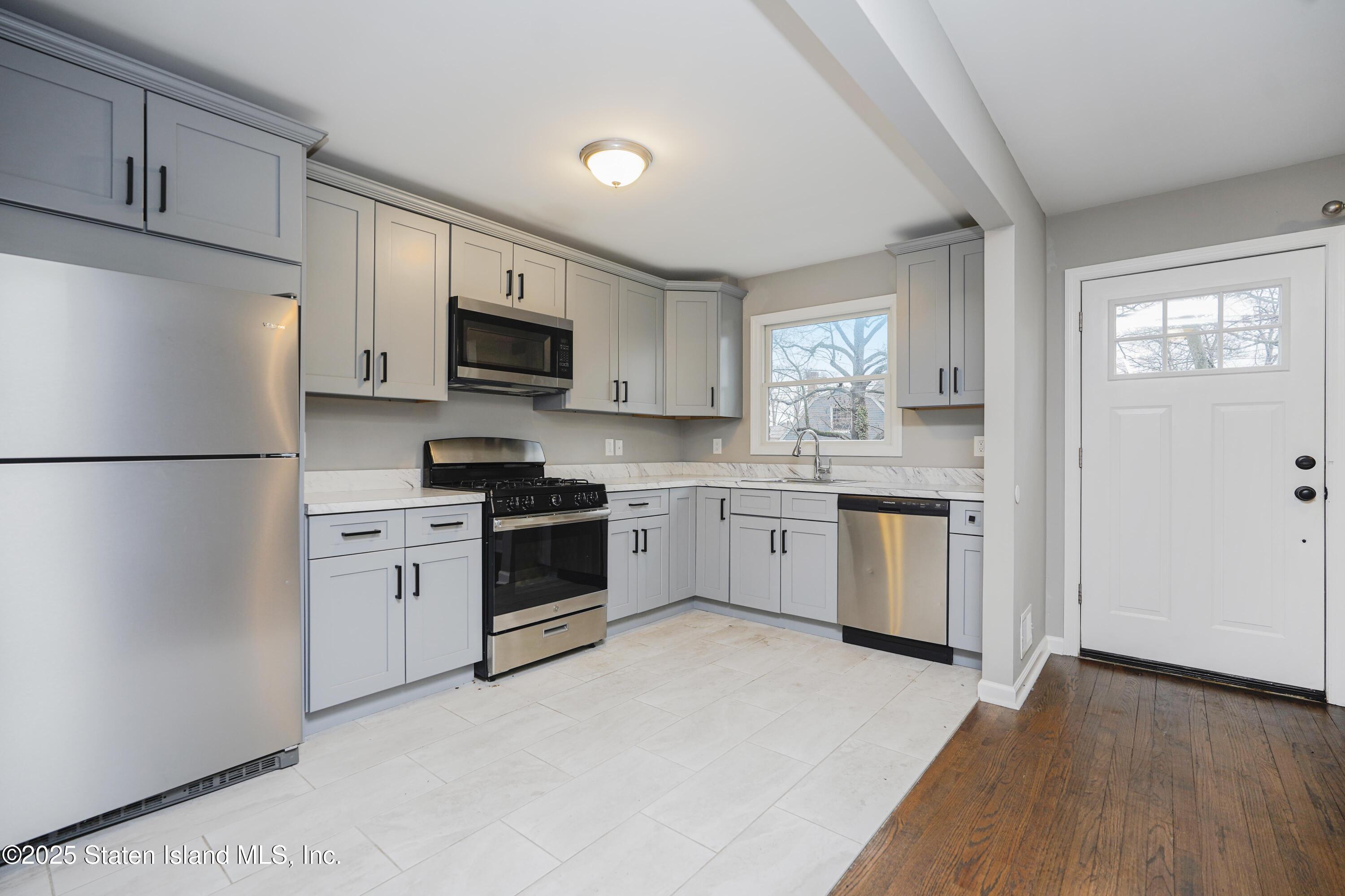 99 Acorn Street, Staten Island, NY, 10306 image 7