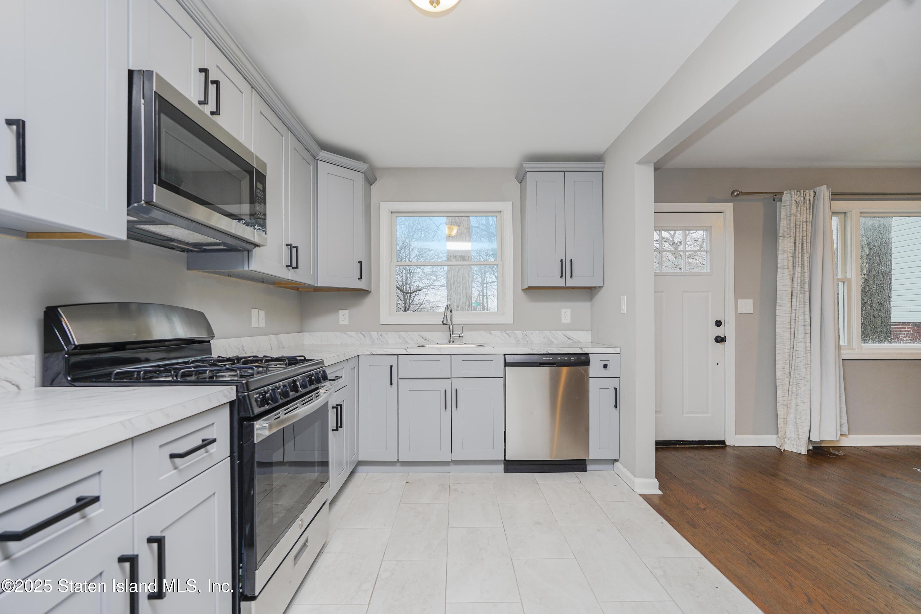 99 Acorn Street, Staten Island, NY, 10306 image 8