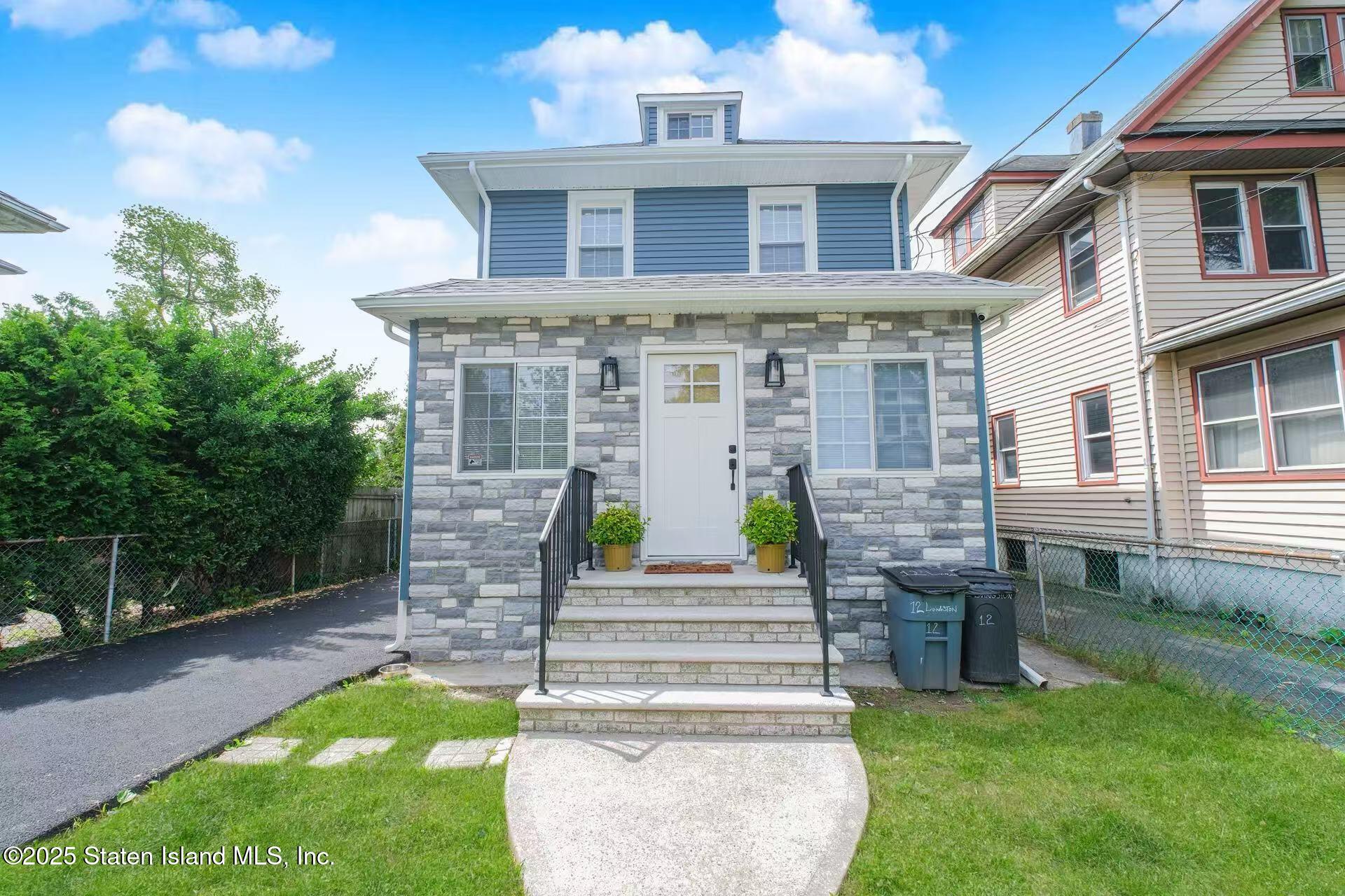 12 Livingston Court Image 1
