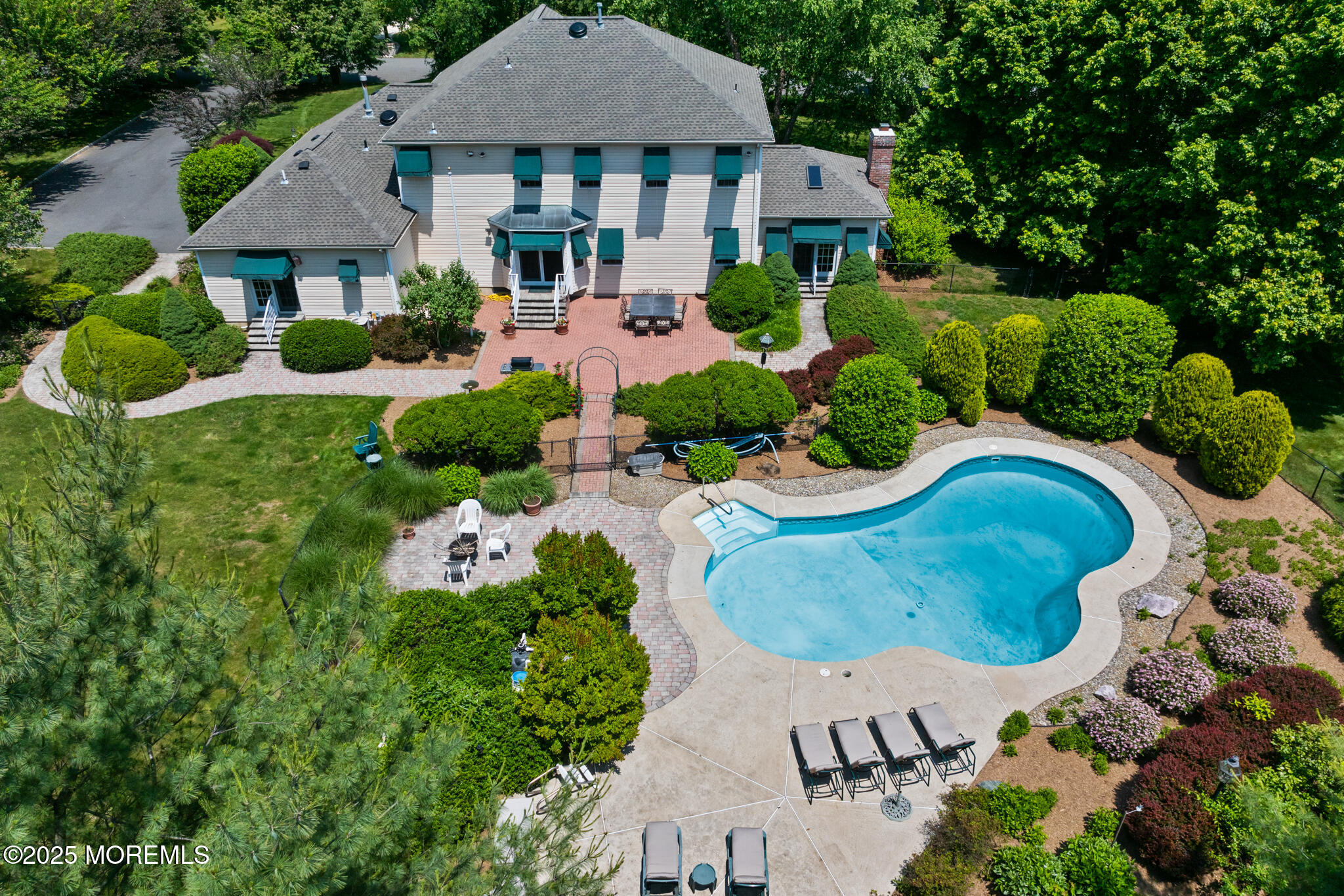 1 Yeger Drive Image 1