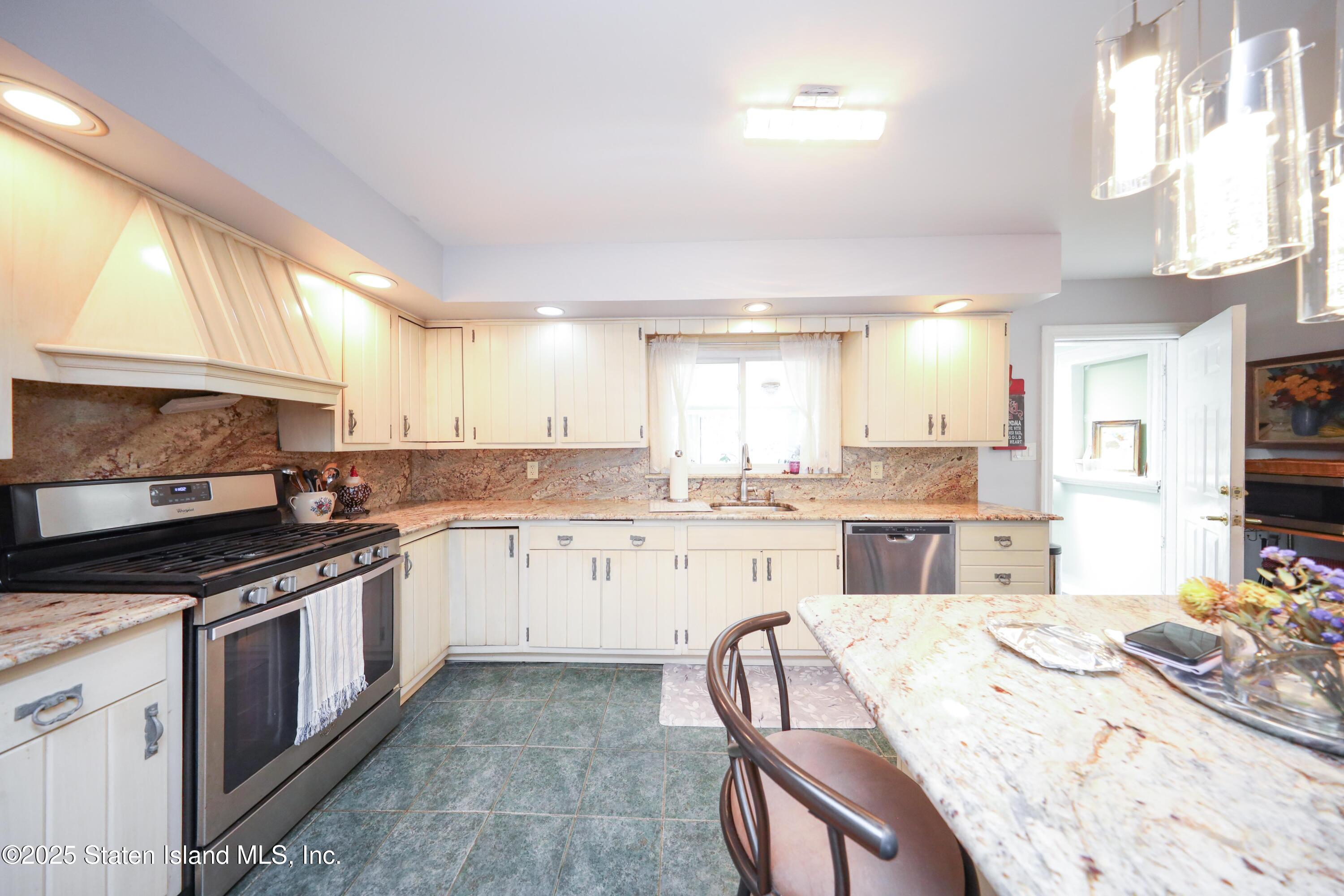 93 Centre Avenue, Staten Island, NY, 10304 image 14