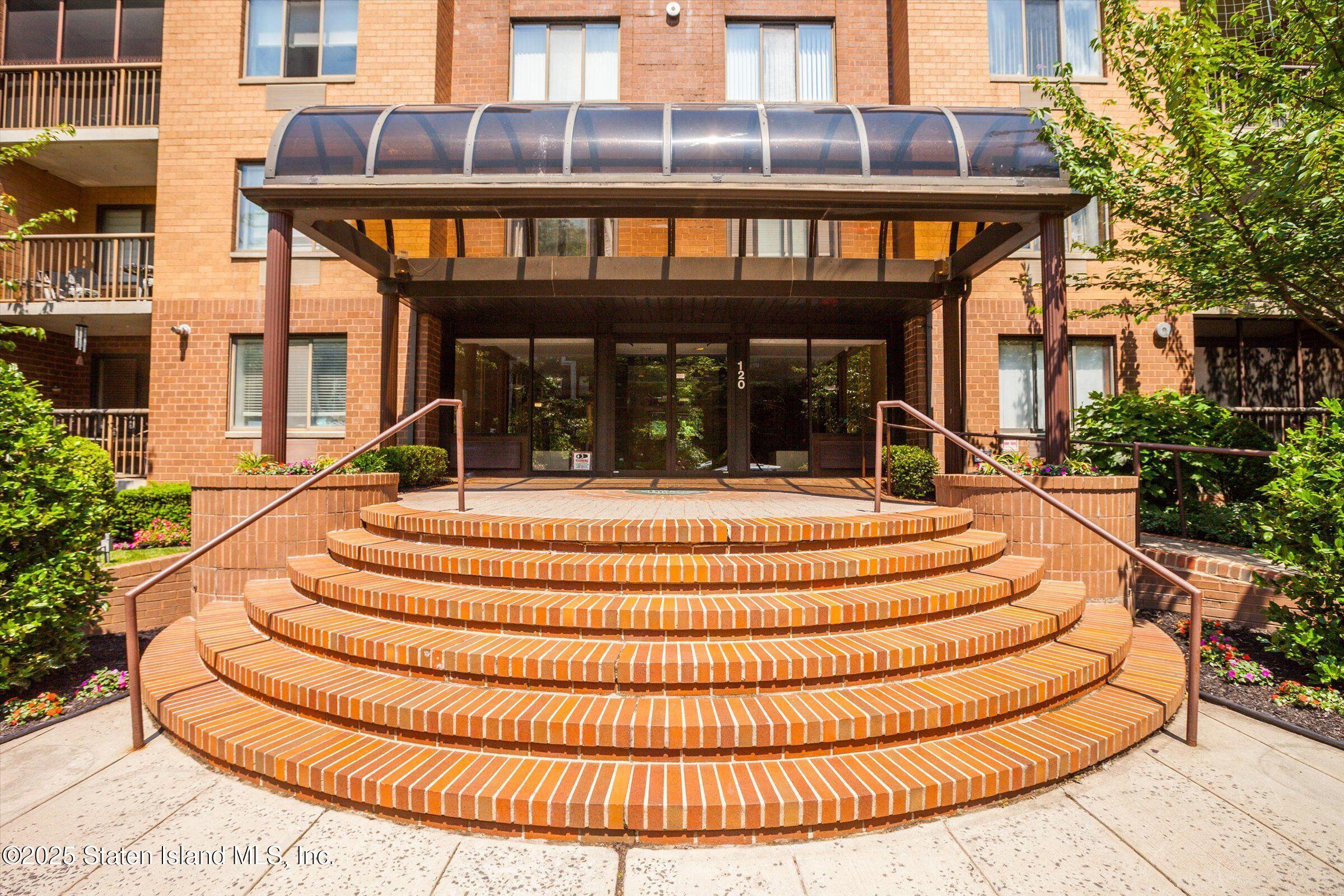 120 Wellington Court 3h Image 2
