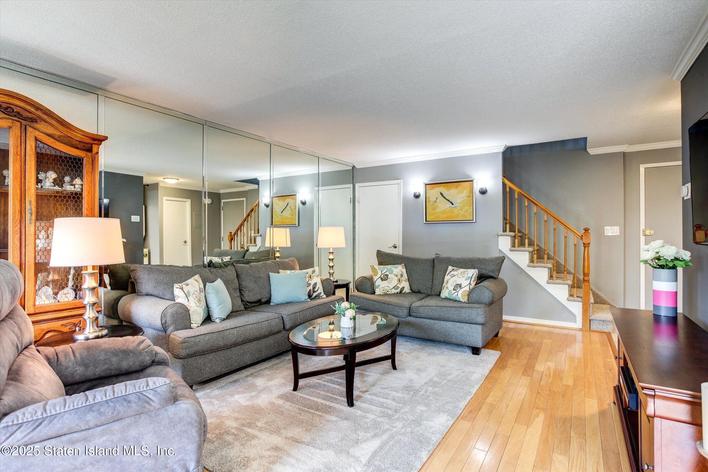 120 Wellington Court 3h Image 5