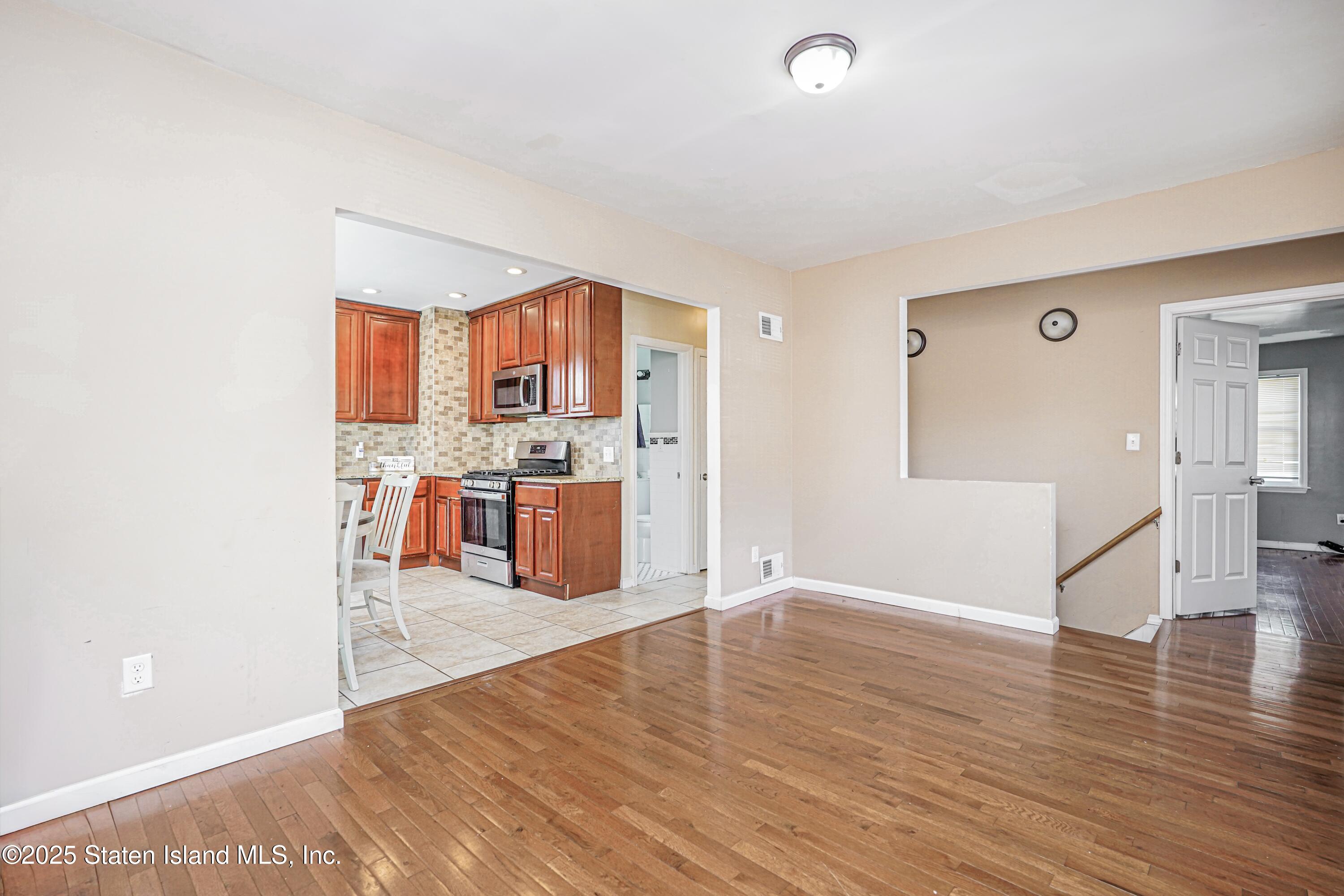 483 Van Duzer Street, Staten Island, NY, 10304 image 11