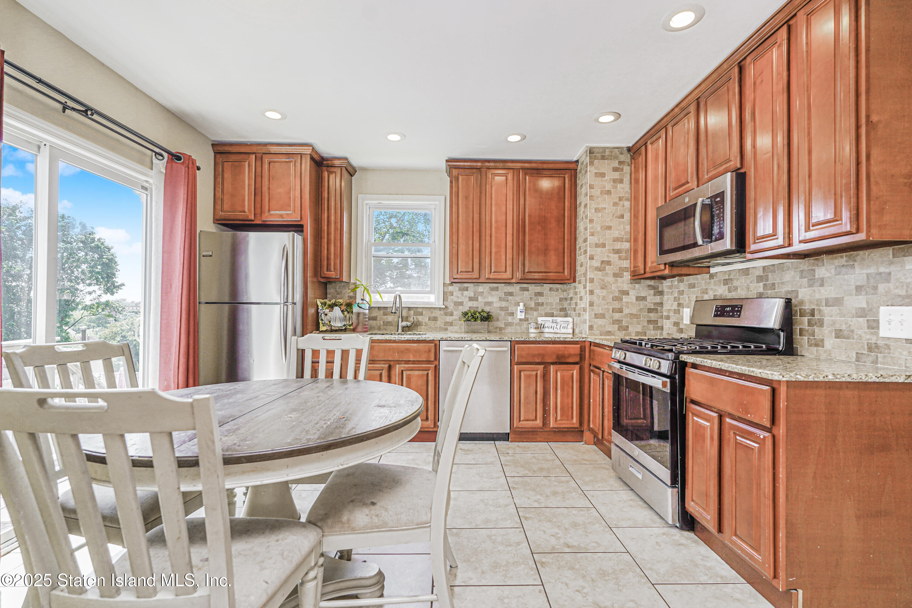 483 Van Duzer Street, Staten Island, NY, 10304 image 17