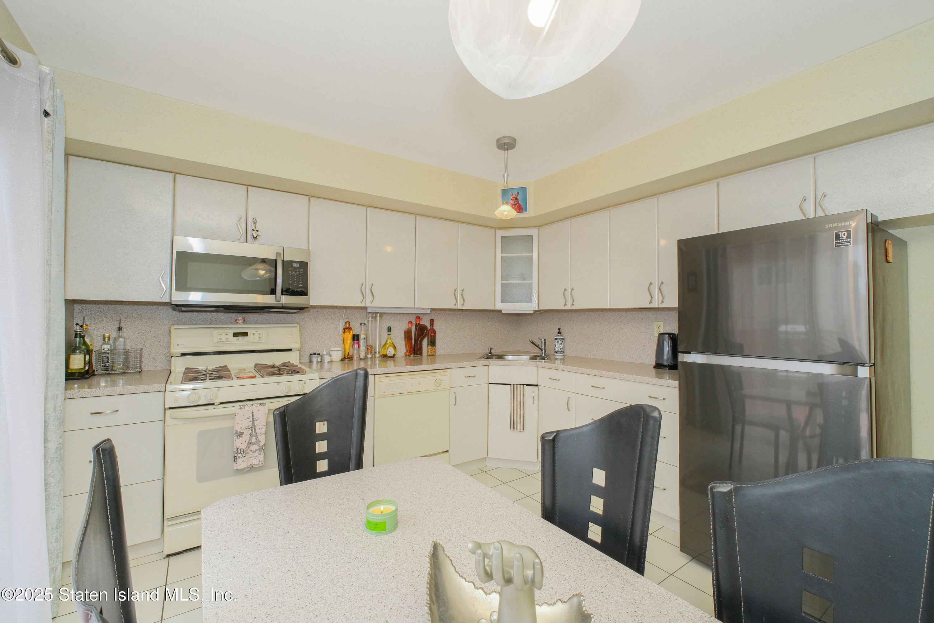 23 Peggy Lane, Staten Island, NY, 10306 image 16