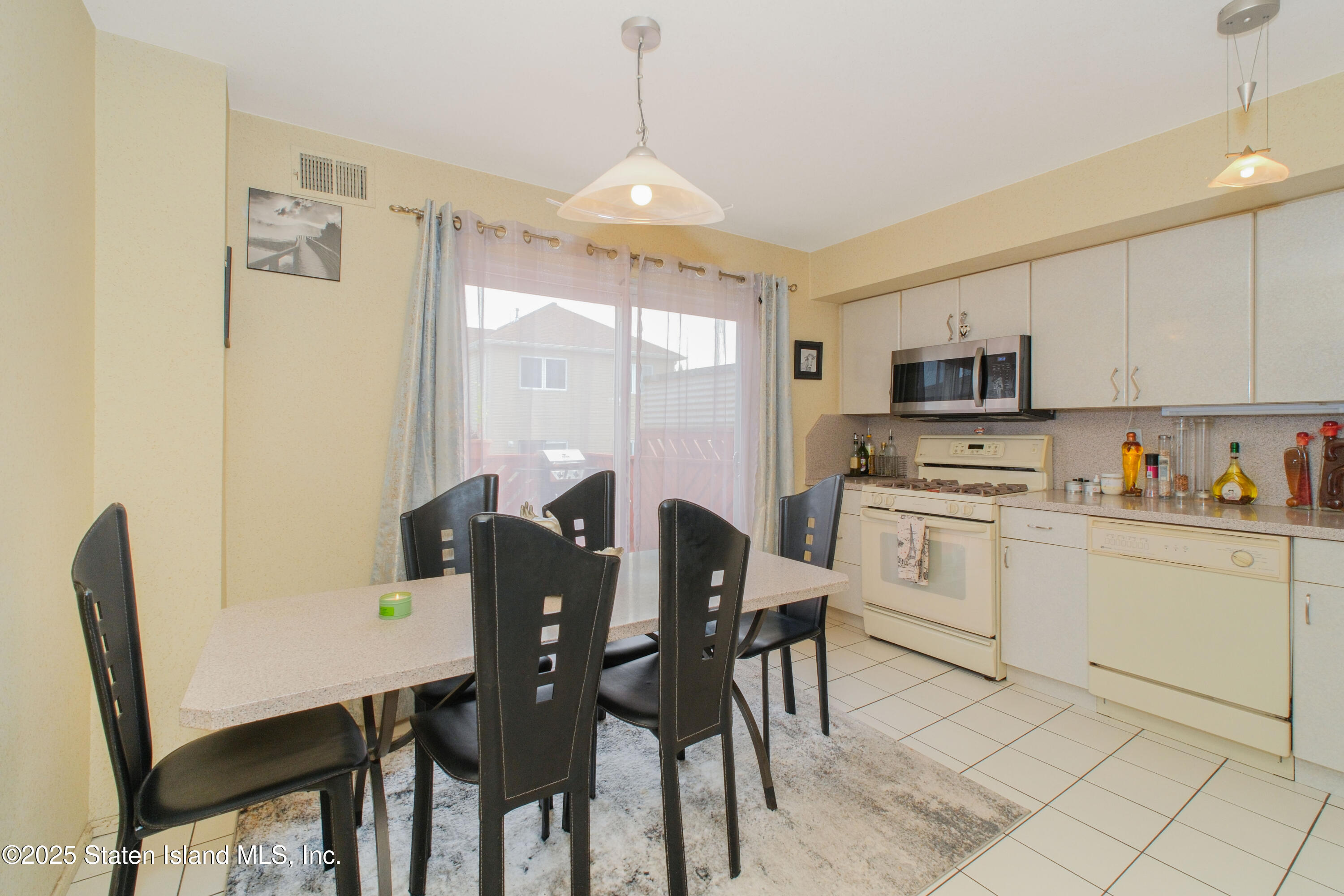 23 Peggy Lane, Staten Island, NY, 10306 image 14