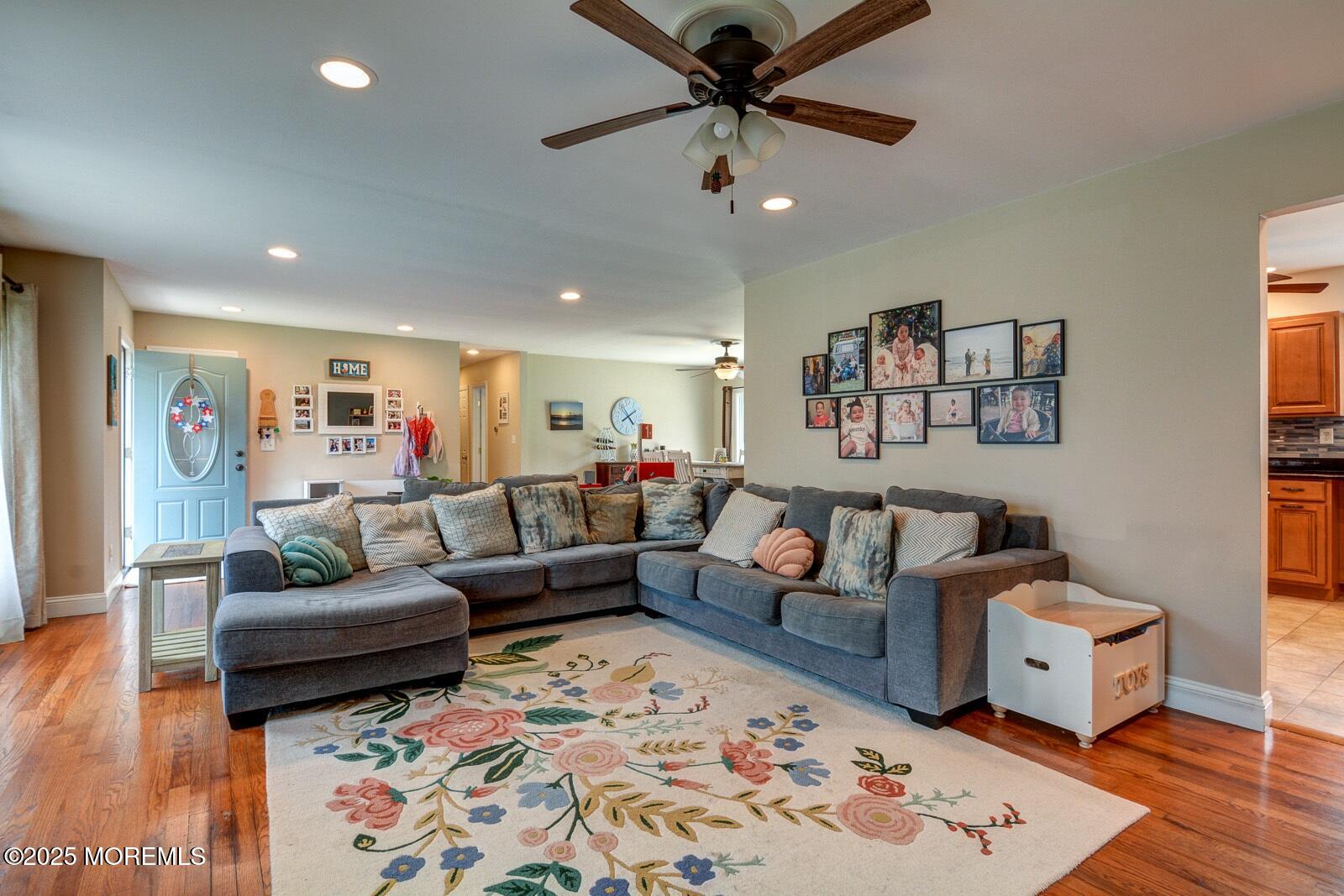 991 Alexandria Drive Image 2