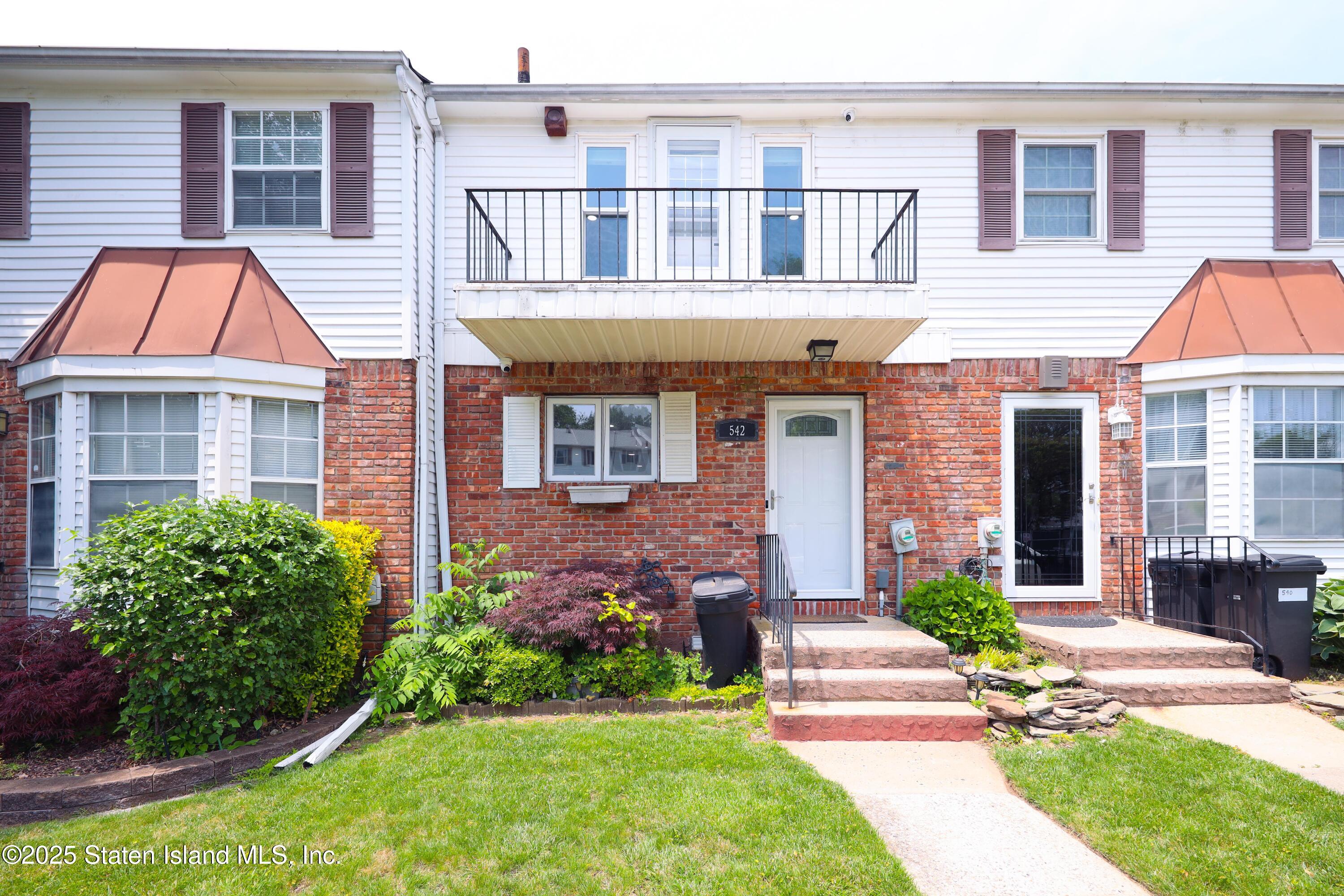 542 Golf View Court Image 3
