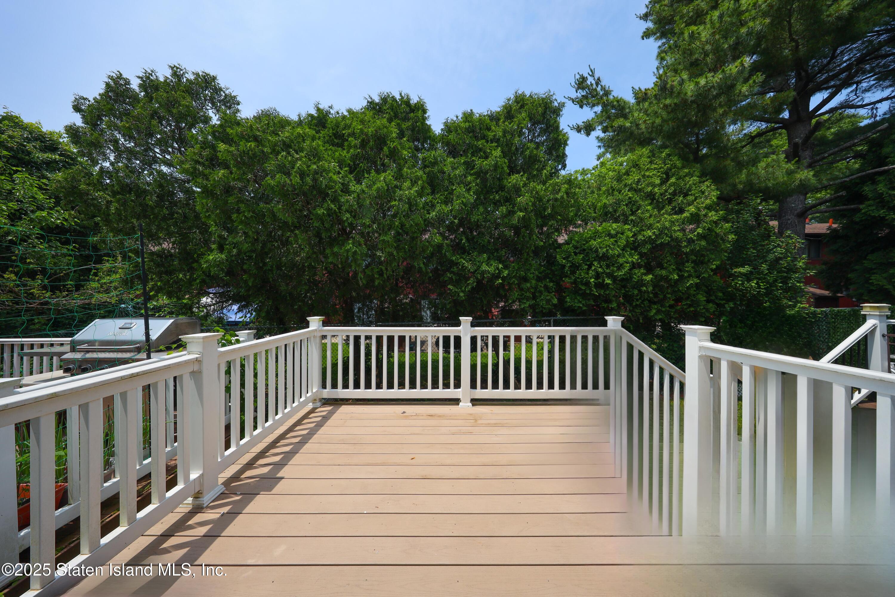 542 Golf View Court, Staten Island, NY, 10314 image 28