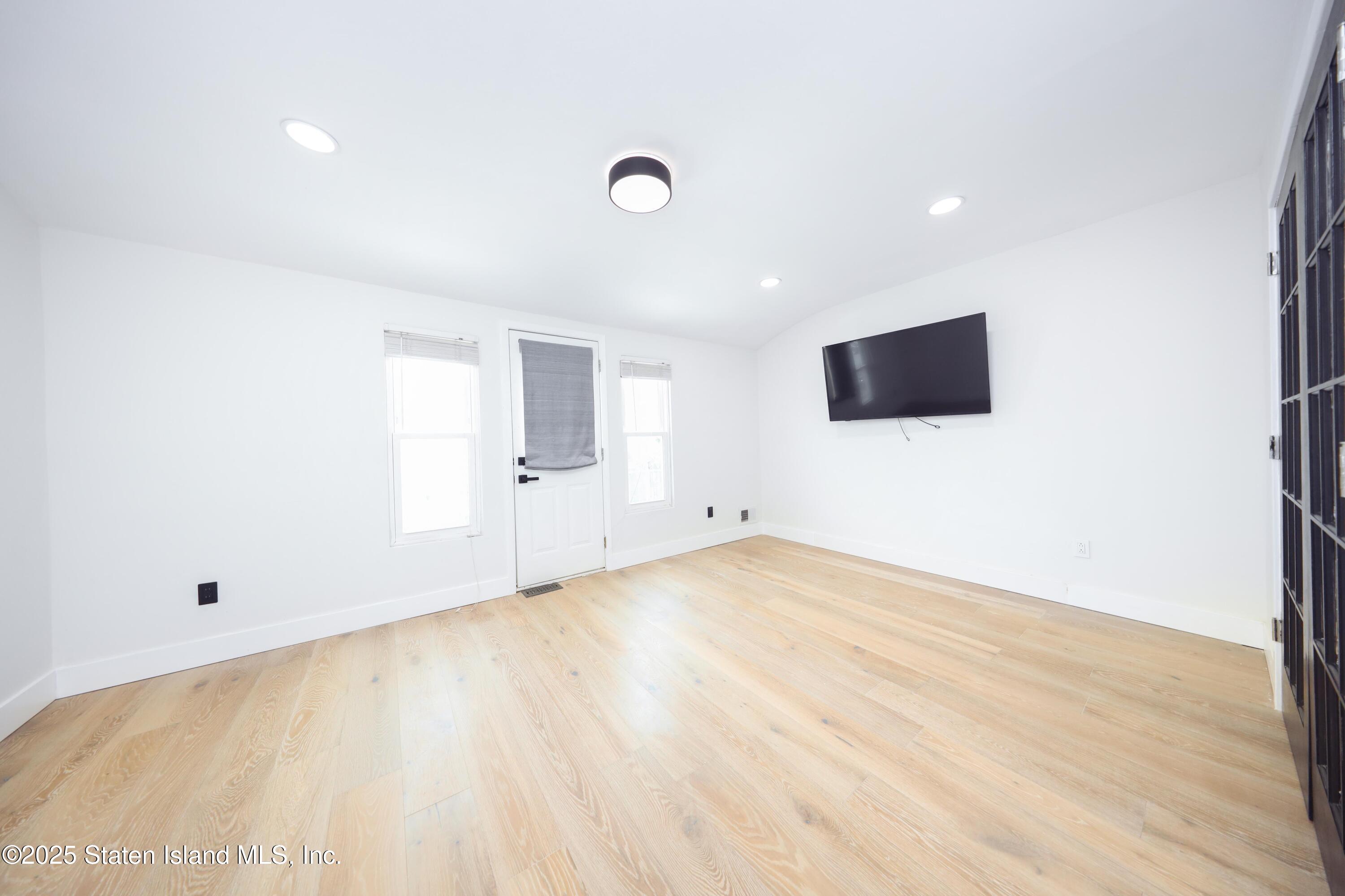 542 Golf View Court, Staten Island, NY, 10314 image 15